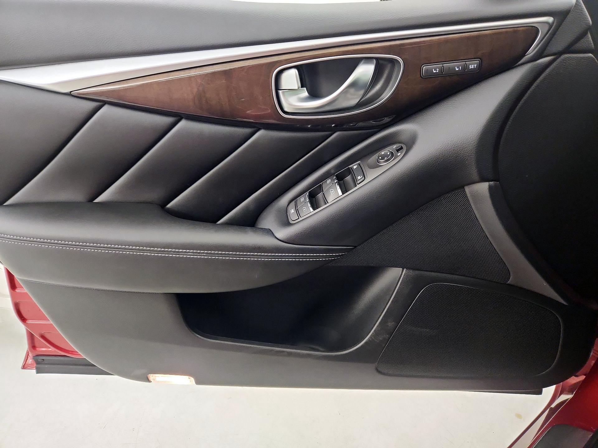 Thumbnail: 2015 INFINITI Q50 - 12