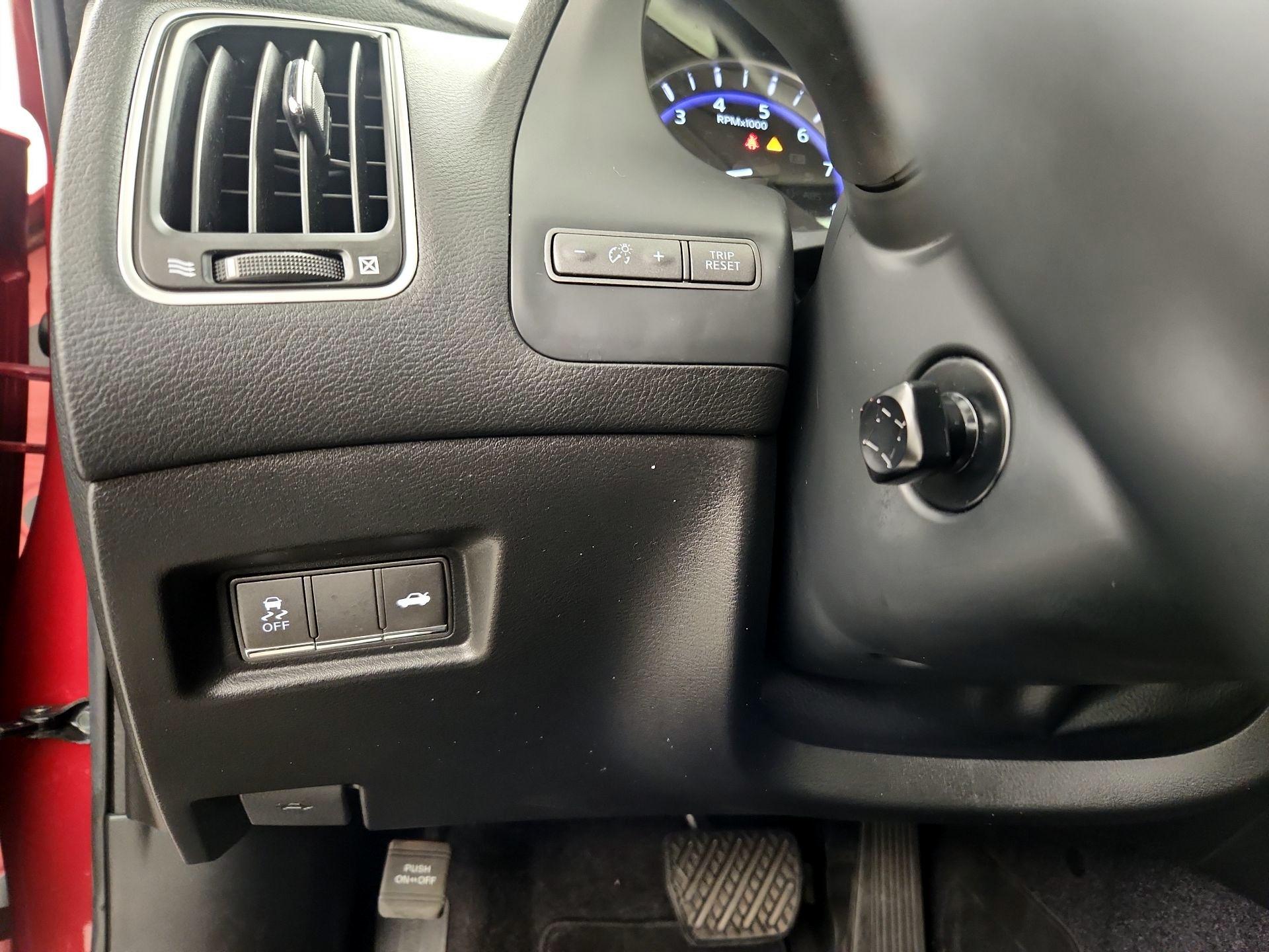 Thumbnail: 2015 INFINITI Q50 - 13