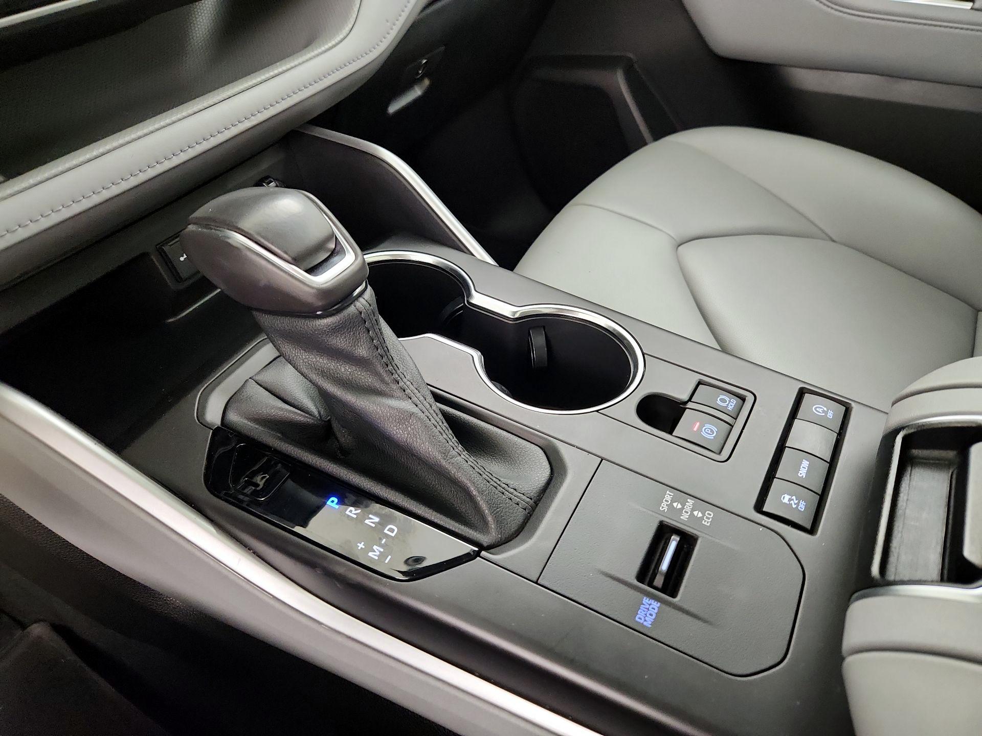 Thumbnail: 2021 Toyota Highlander - 17