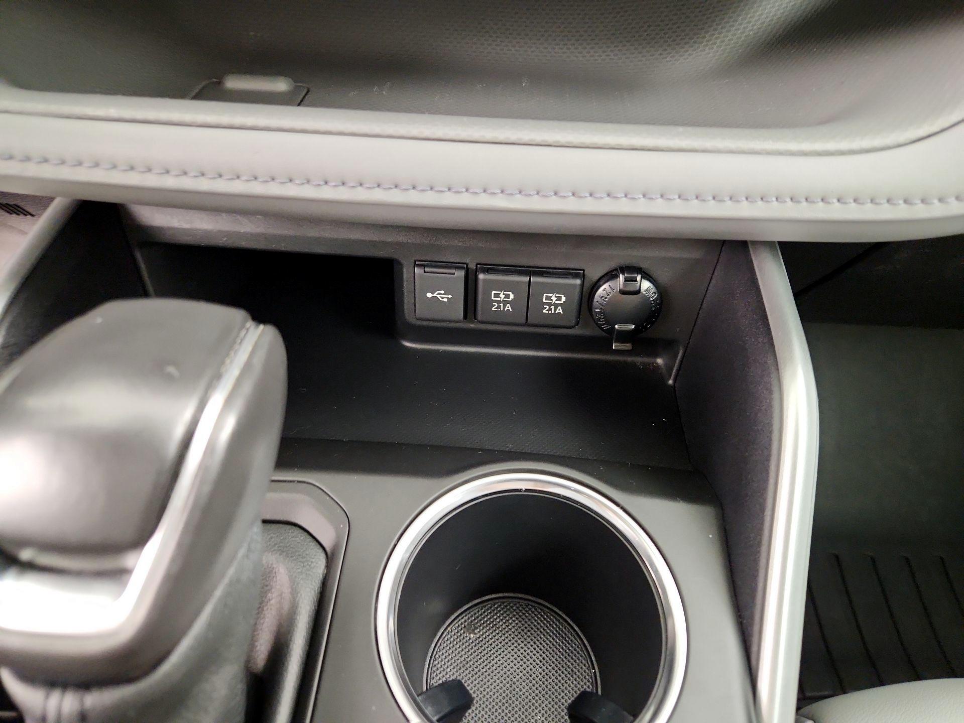 Thumbnail: 2021 Toyota Highlander - 18