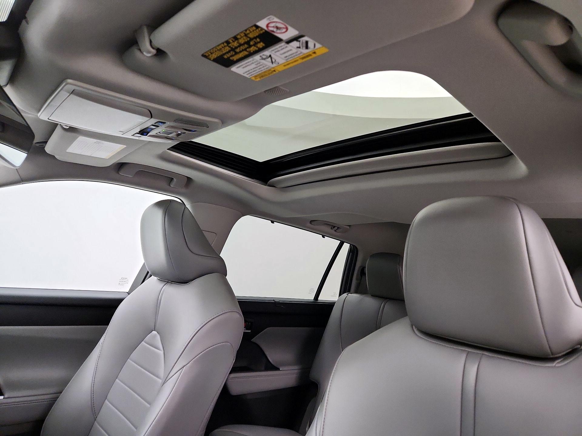 Thumbnail: 2021 Toyota Highlander - 19