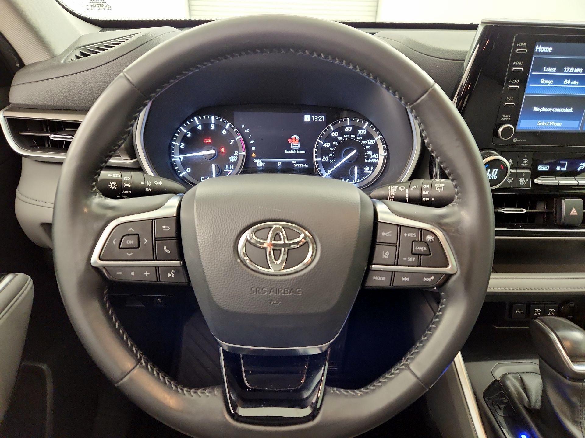 Thumbnail: 2020 Toyota Highlander - 10