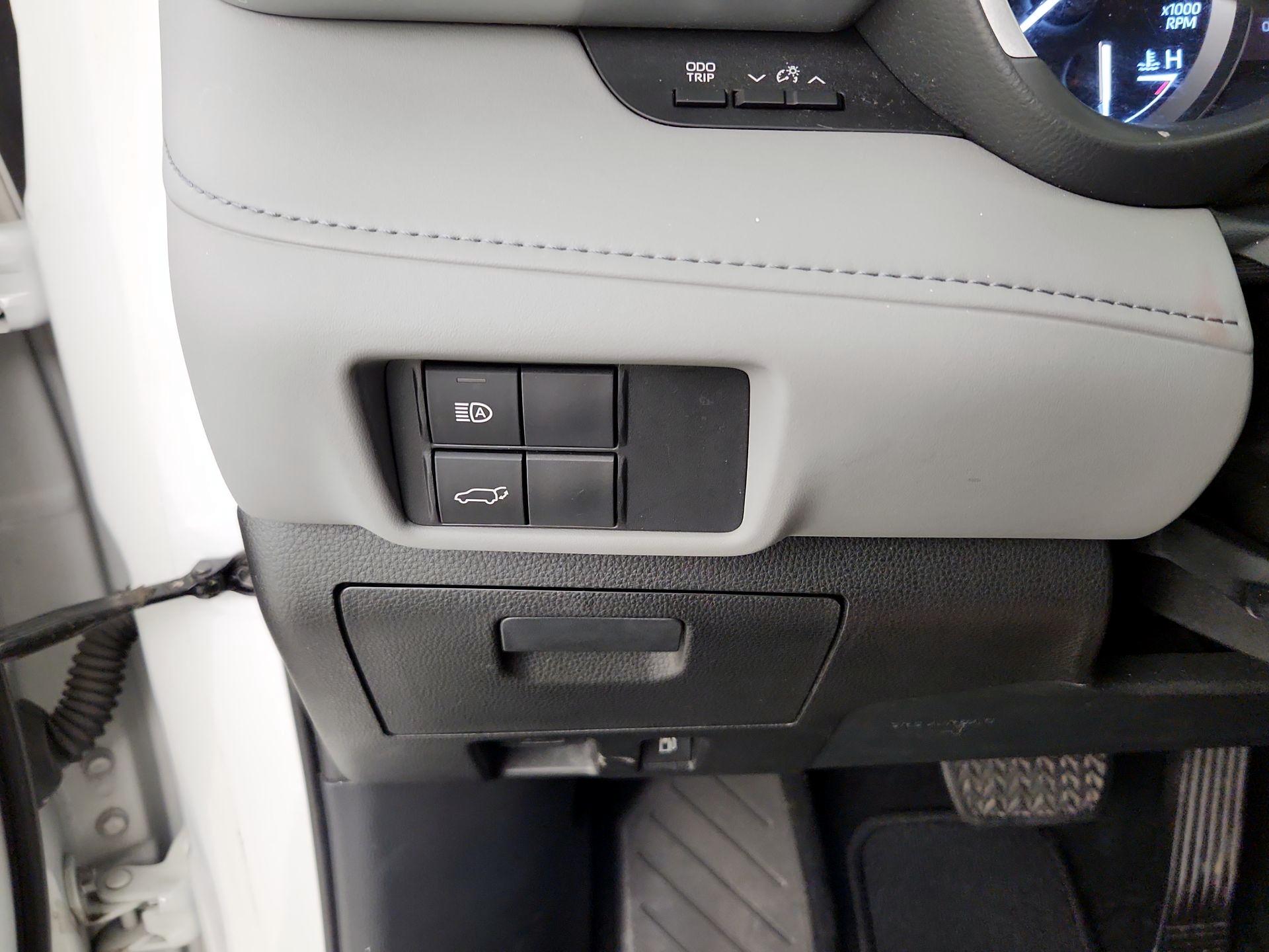 Thumbnail: 2020 Toyota Highlander - 13