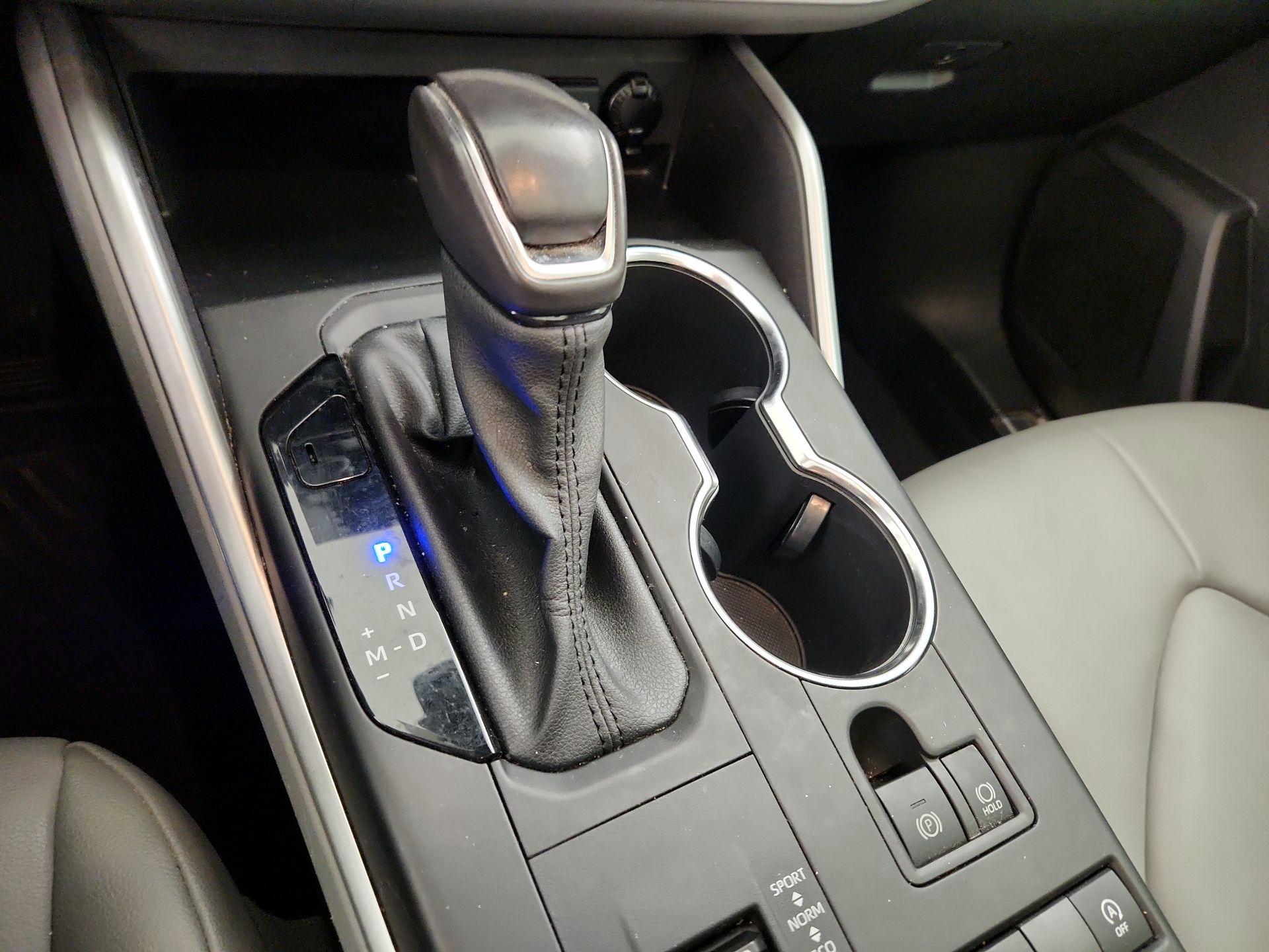 Thumbnail: 2020 Toyota Highlander - 17