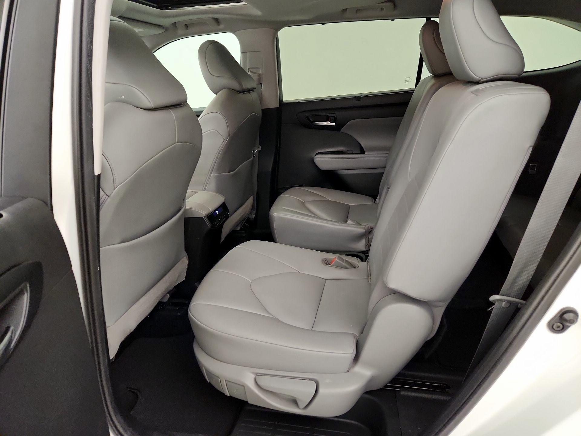 Thumbnail: 2020 Toyota Highlander - 20