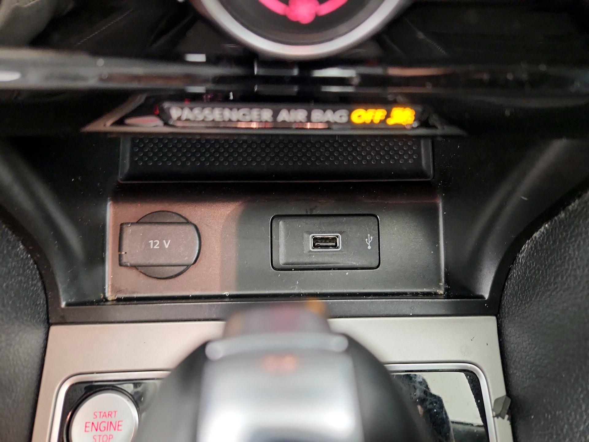 Thumbnail: 2020 Volkswagen Passat - 18