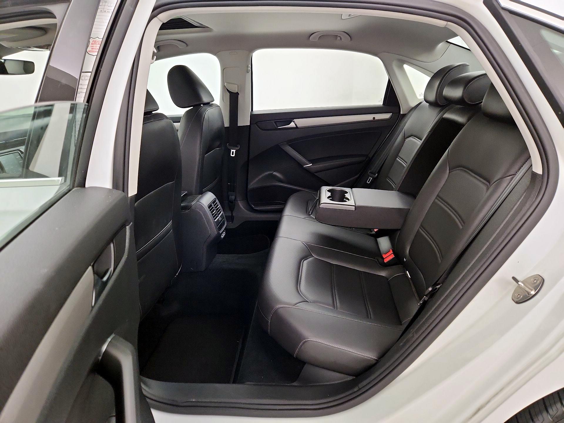 Thumbnail: 2020 Volkswagen Passat - 20