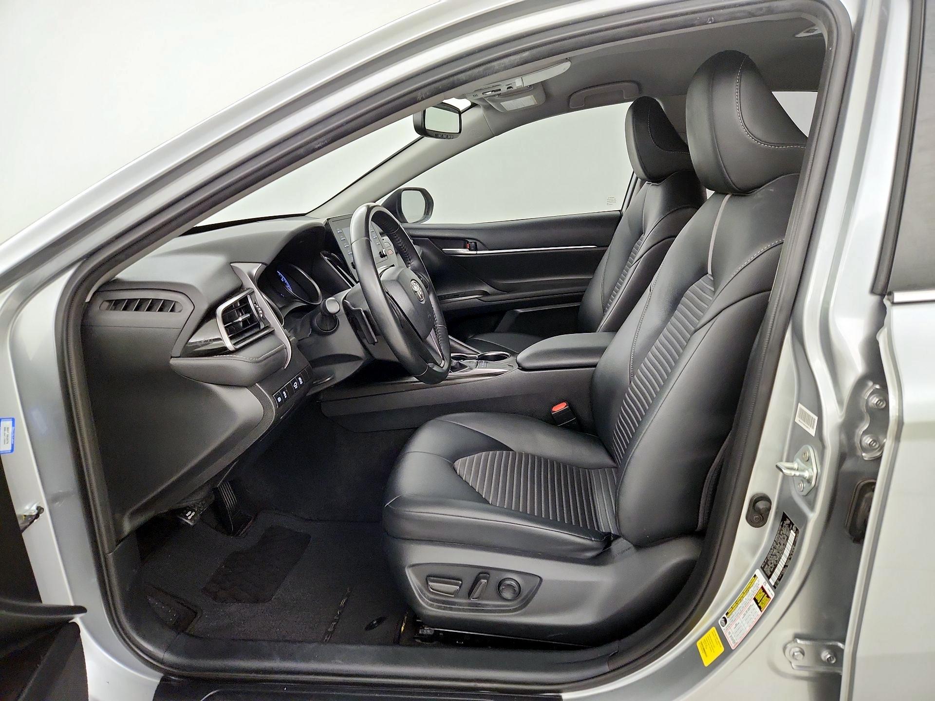 Thumbnail: 2023 Toyota Camry - 11