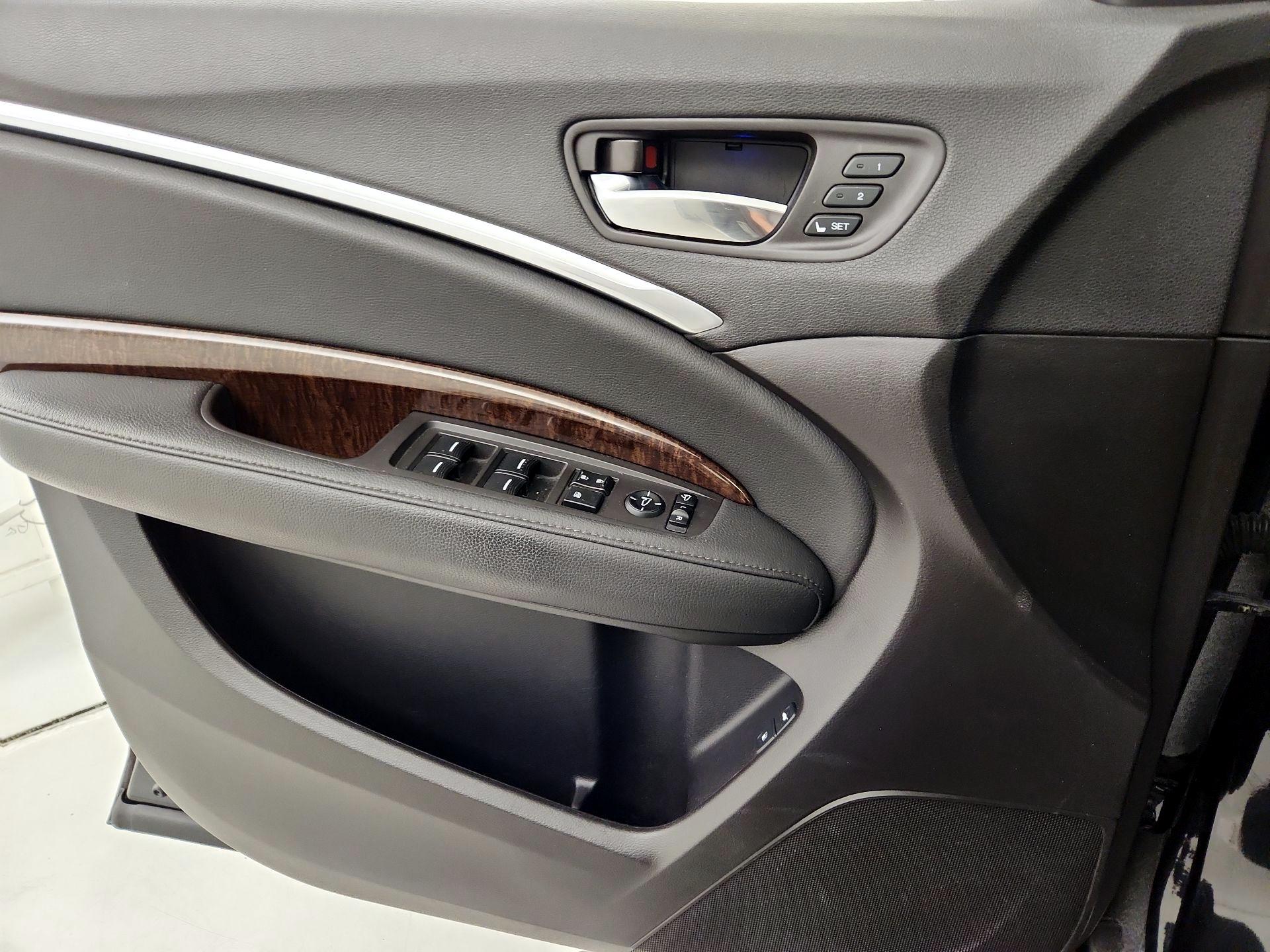 Thumbnail: 2017 Acura MDX - 12