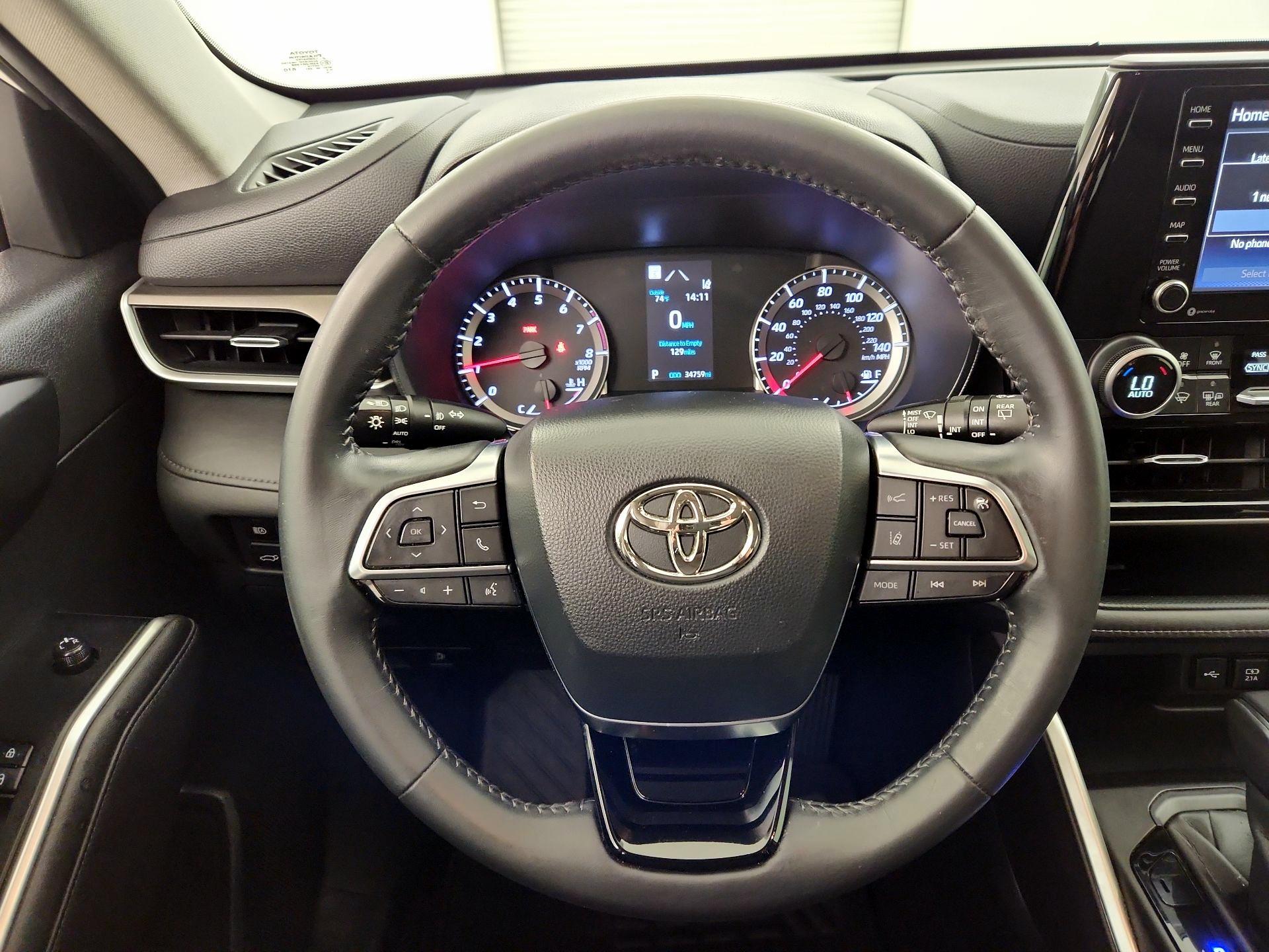 Thumbnail: 2020 Toyota Highlander - 10