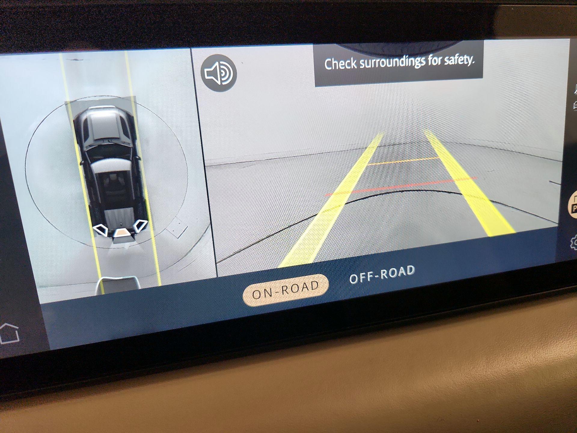 Thumbnail: 2022 Land Rover Defender - 15