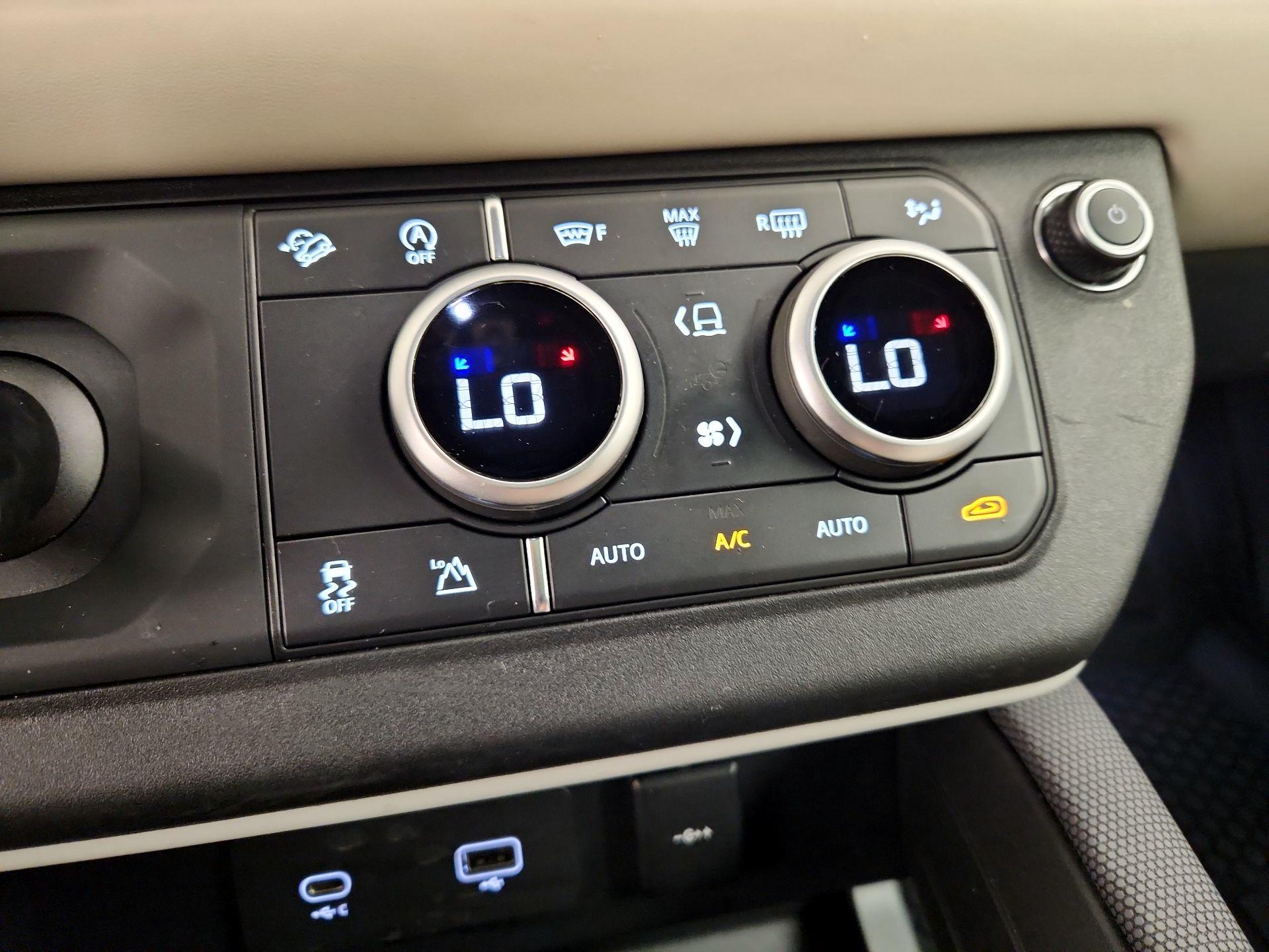 Thumbnail: 2022 Land Rover Defender - 17