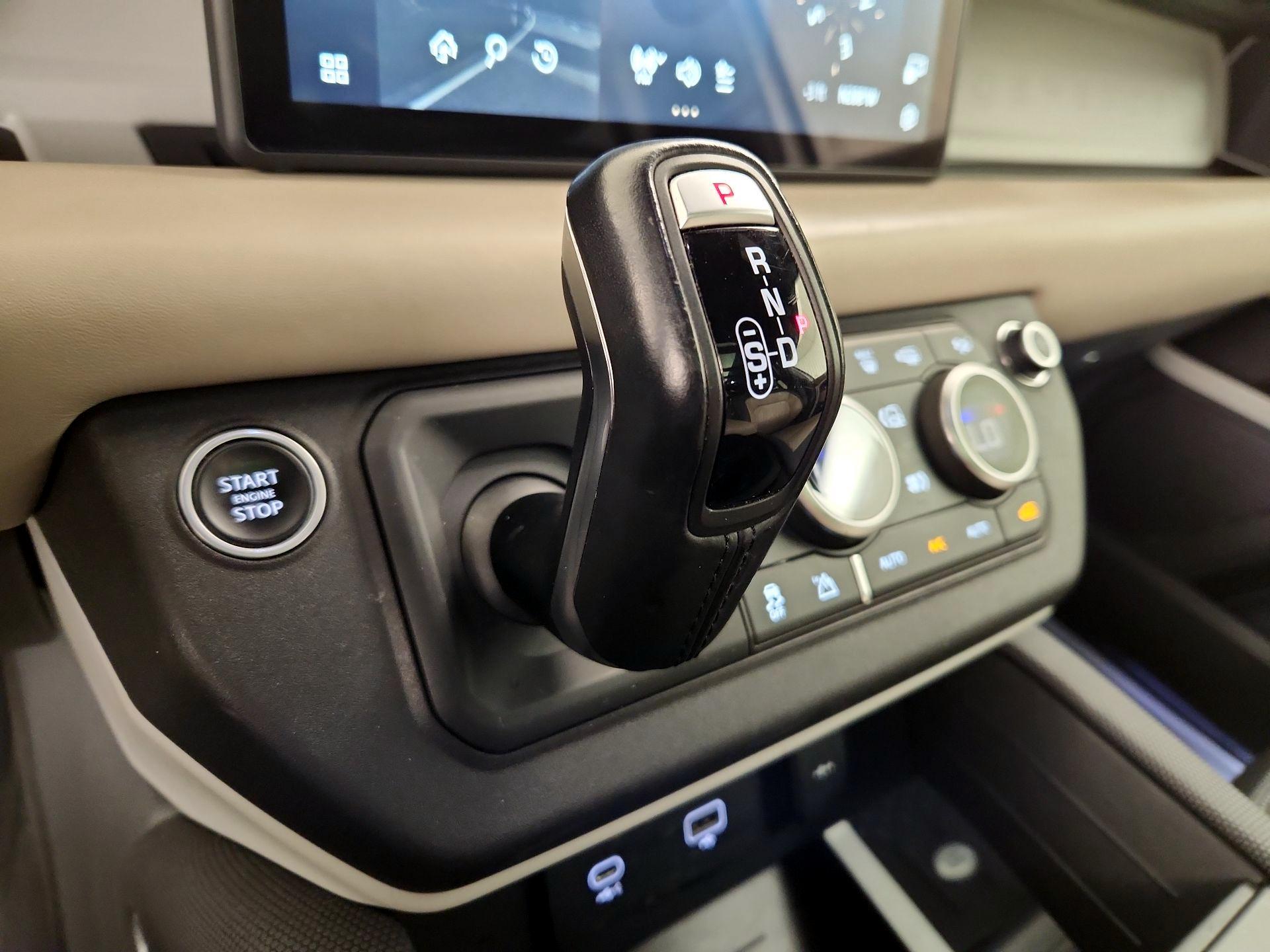 Thumbnail: 2022 Land Rover Defender - 18