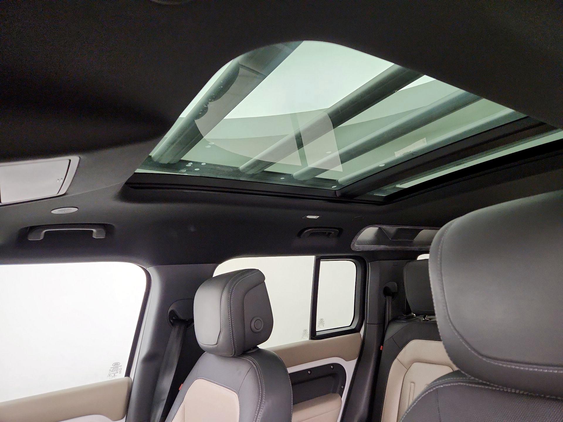 Thumbnail: 2022 Land Rover Defender - 20