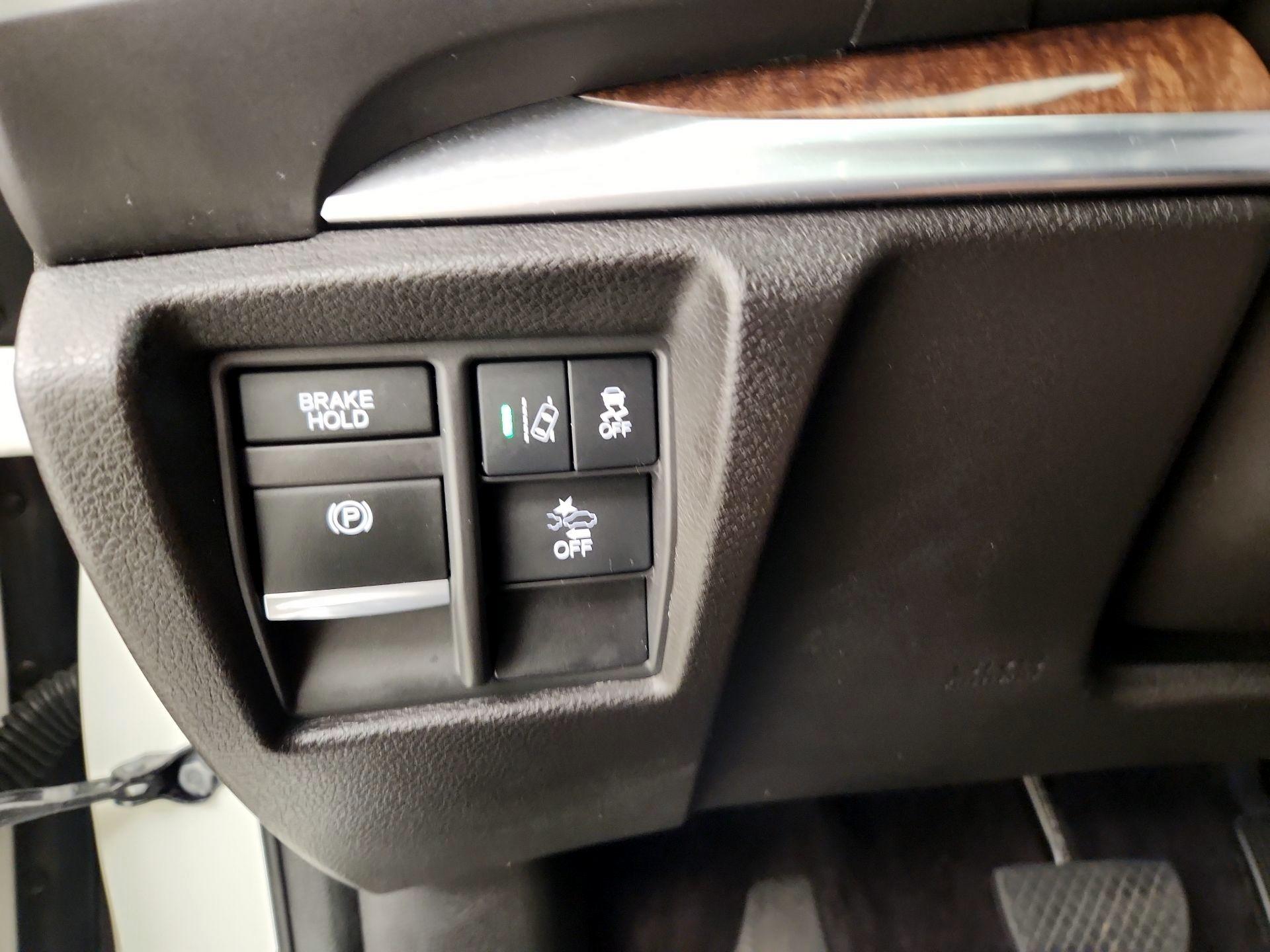 Thumbnail: 2017 Acura MDX - 13