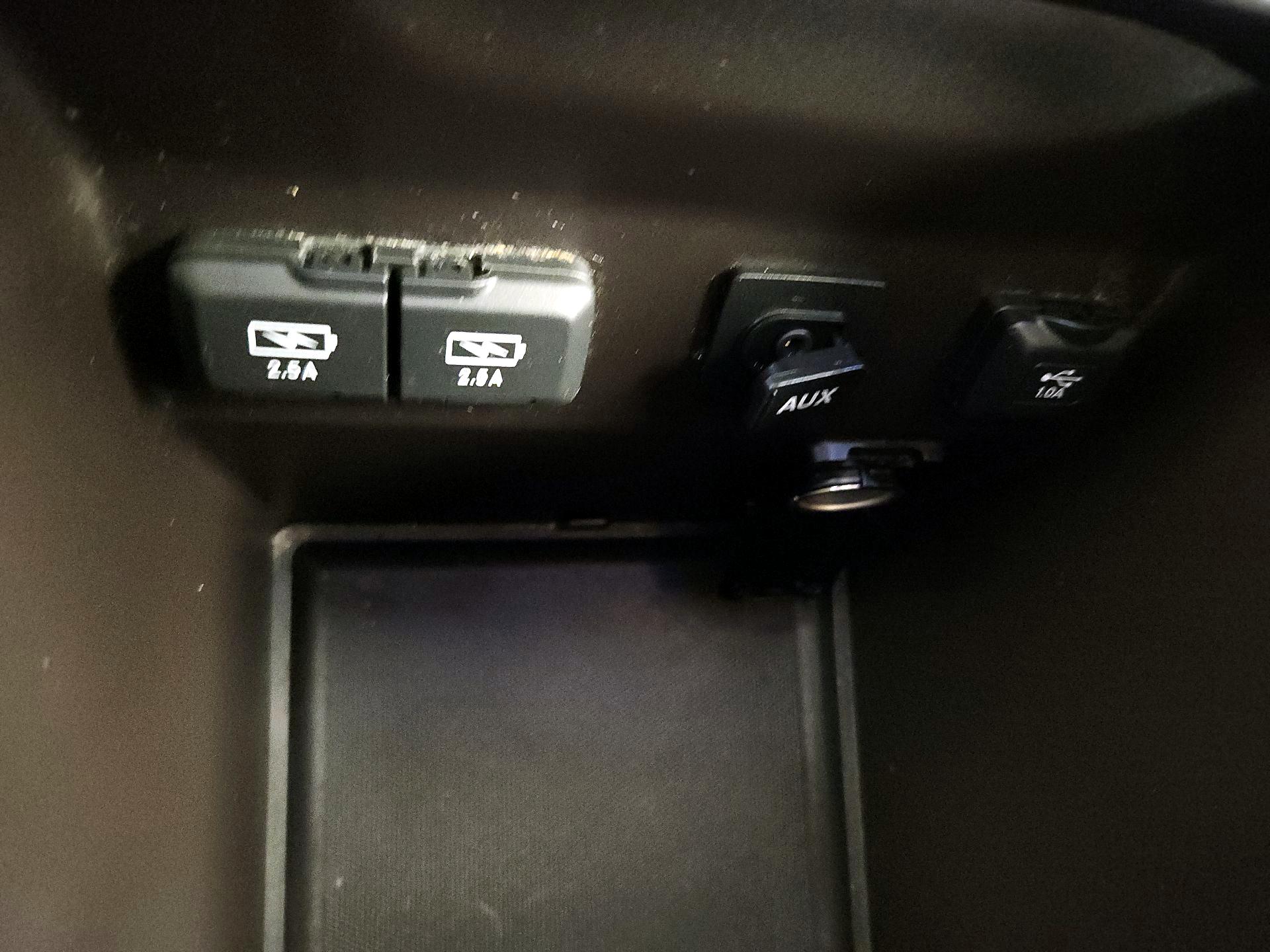 Thumbnail: 2017 Acura MDX - 19