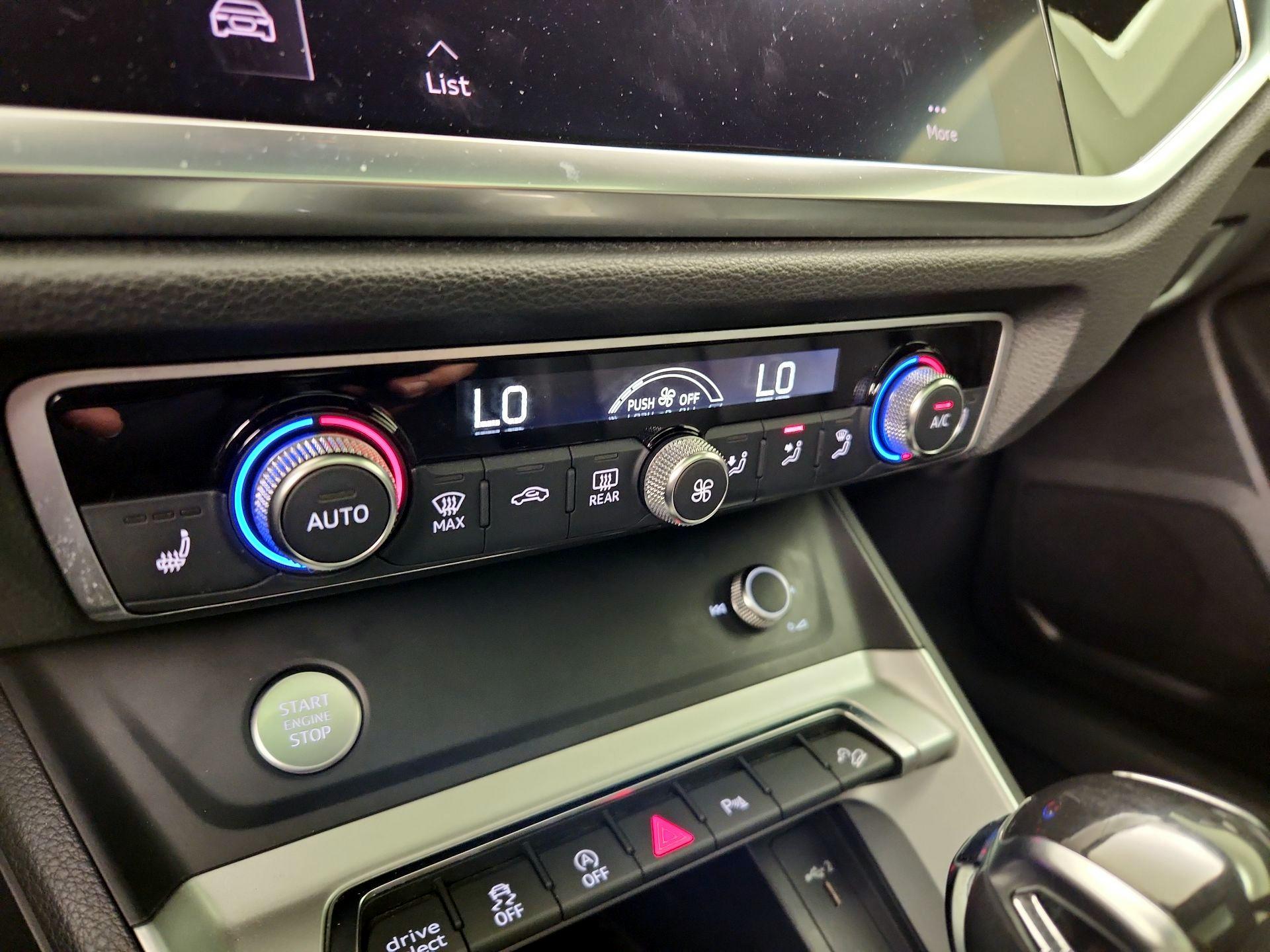 Thumbnail: 2019 Audi Q3 - 16