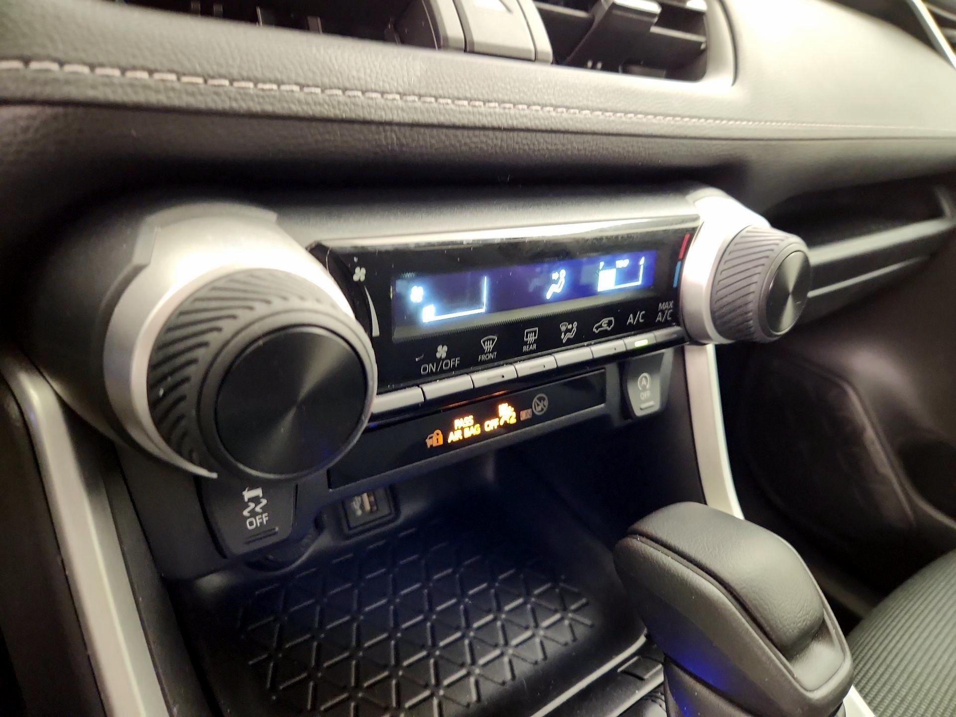 Thumbnail: 2024 Toyota RAV4 - 16