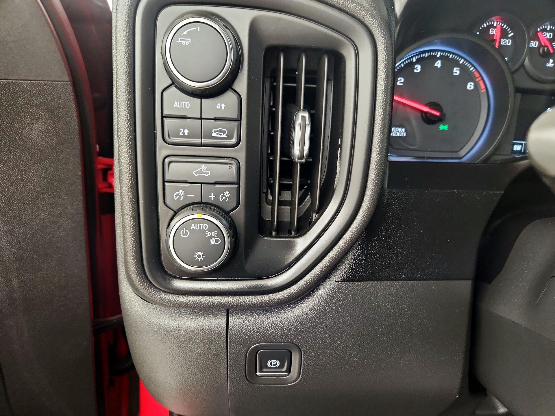 Thumbnail: 2020 Chevrolet Silverado 1500 - 13