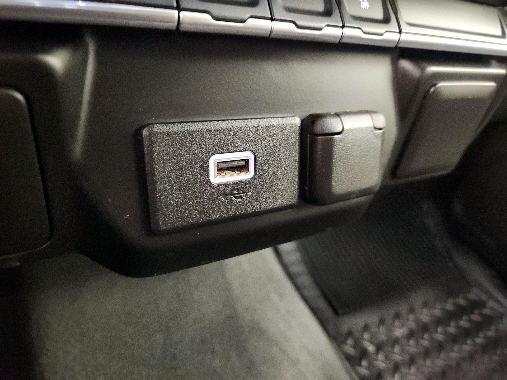 Thumbnail: 2020 Chevrolet Silverado 1500 - 18