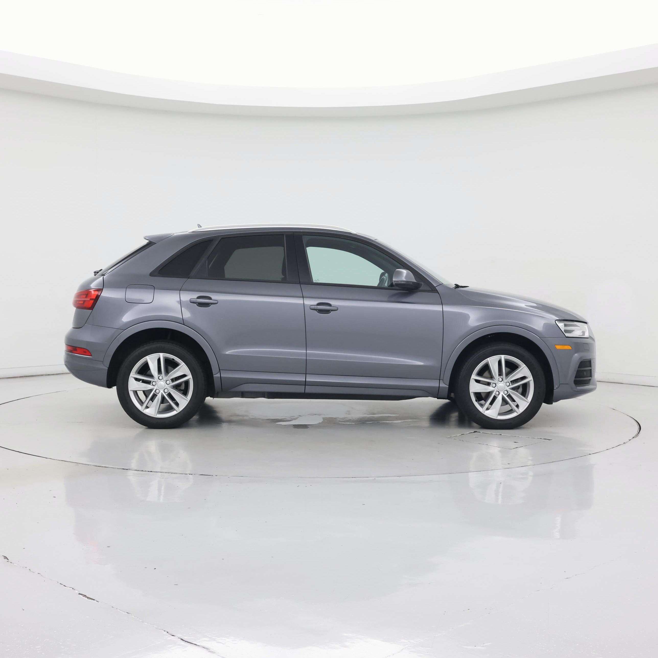Thumbnail: 2017 Audi Q3 - 7