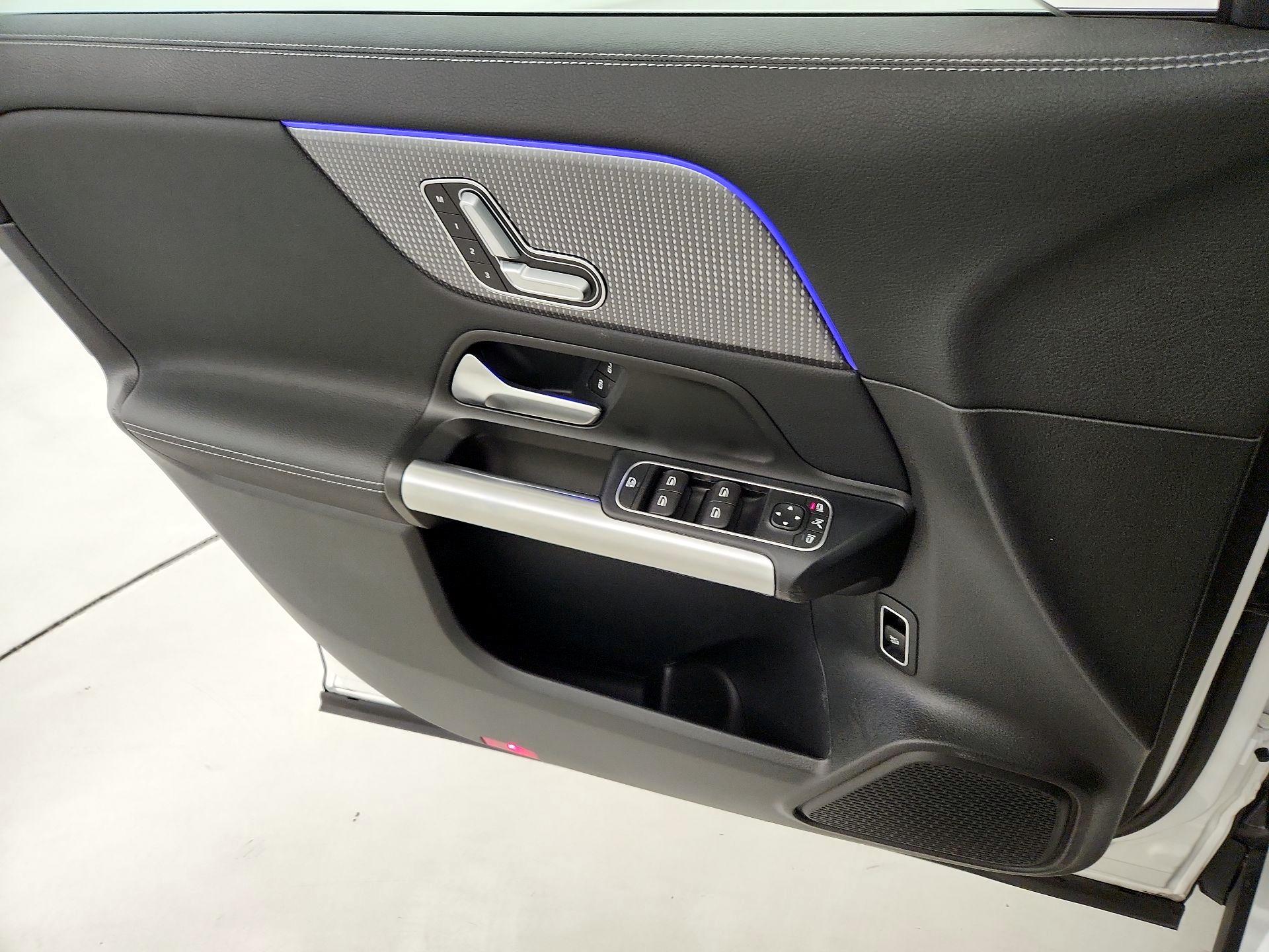 Thumbnail: 2023 Mercedes-Benz GLA - 12