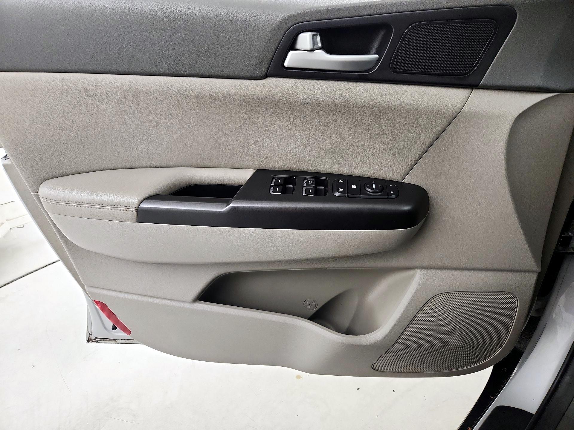 Thumbnail: 2017 Kia Sportage - 12