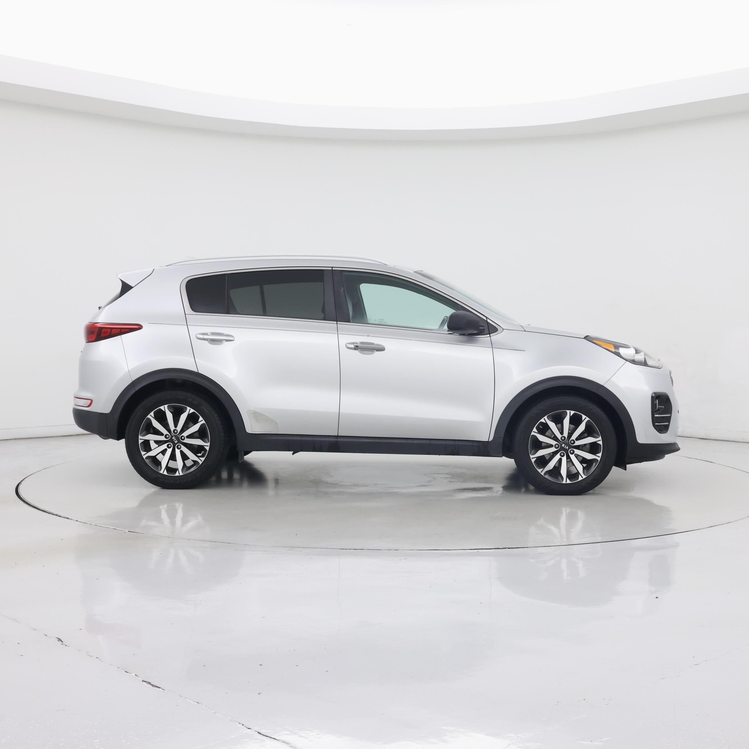 Thumbnail: 2017 Kia Sportage - 7