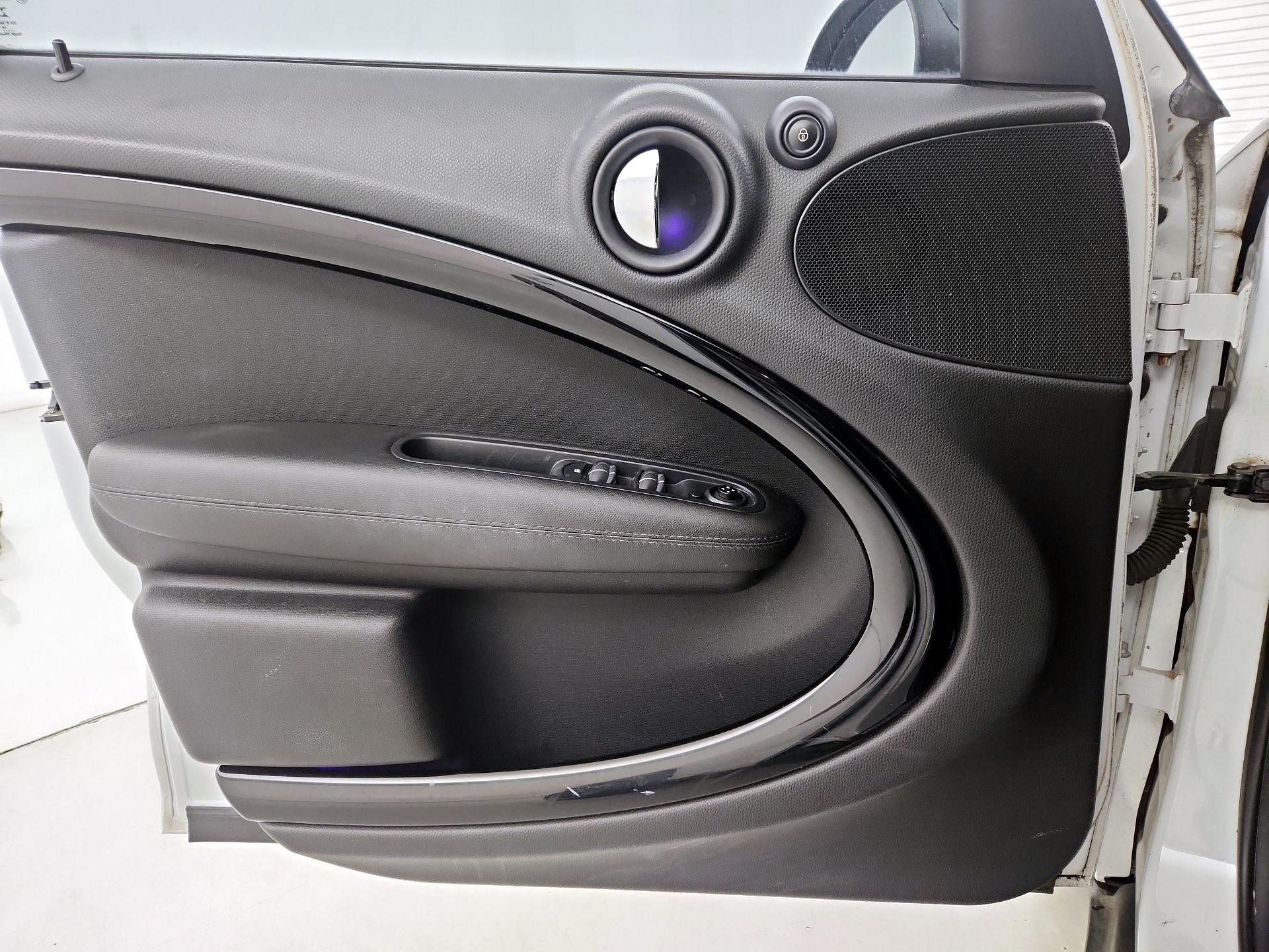 Thumbnail: 2015 MINI Cooper Countryman - 12