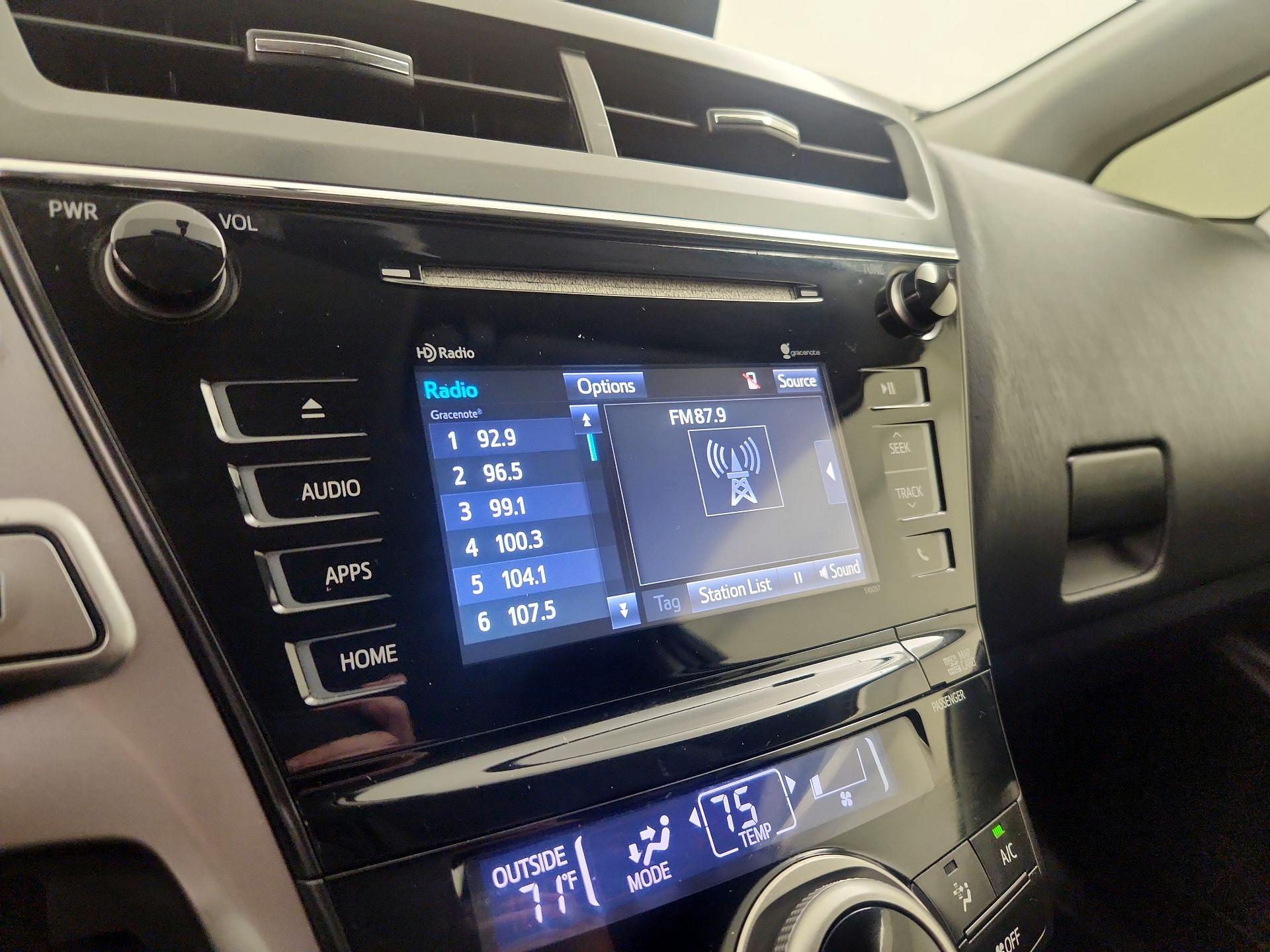 Thumbnail: 2015 Toyota Prius v - 16