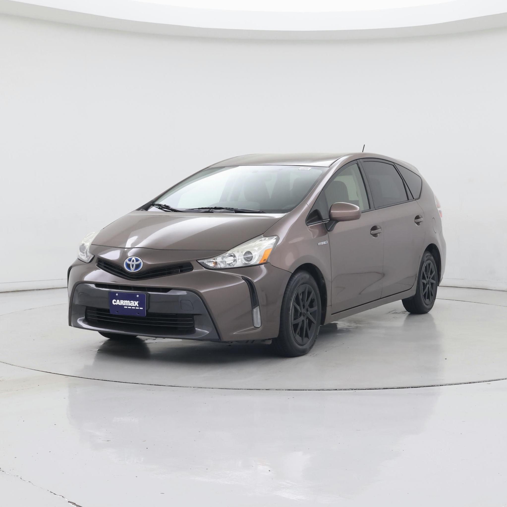 Thumbnail: 2015 Toyota Prius v - 4