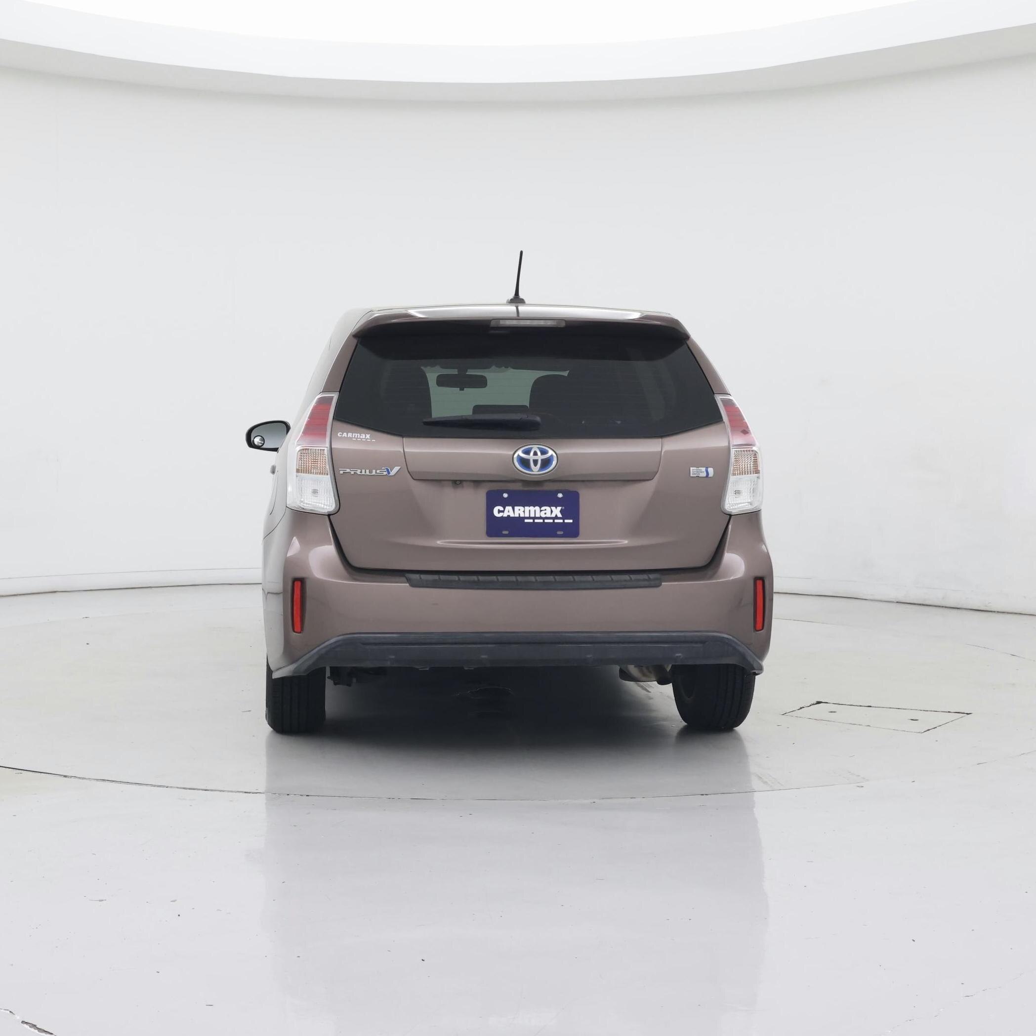 Thumbnail: 2015 Toyota Prius v - 6