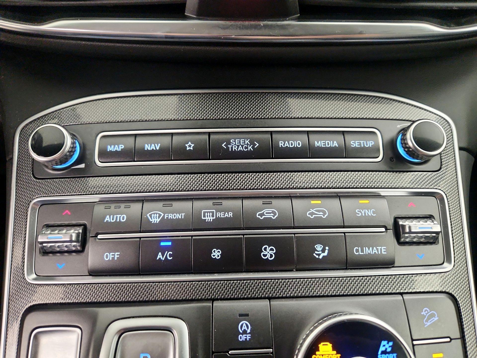 Thumbnail: 2023 Hyundai Santa Fe - 16