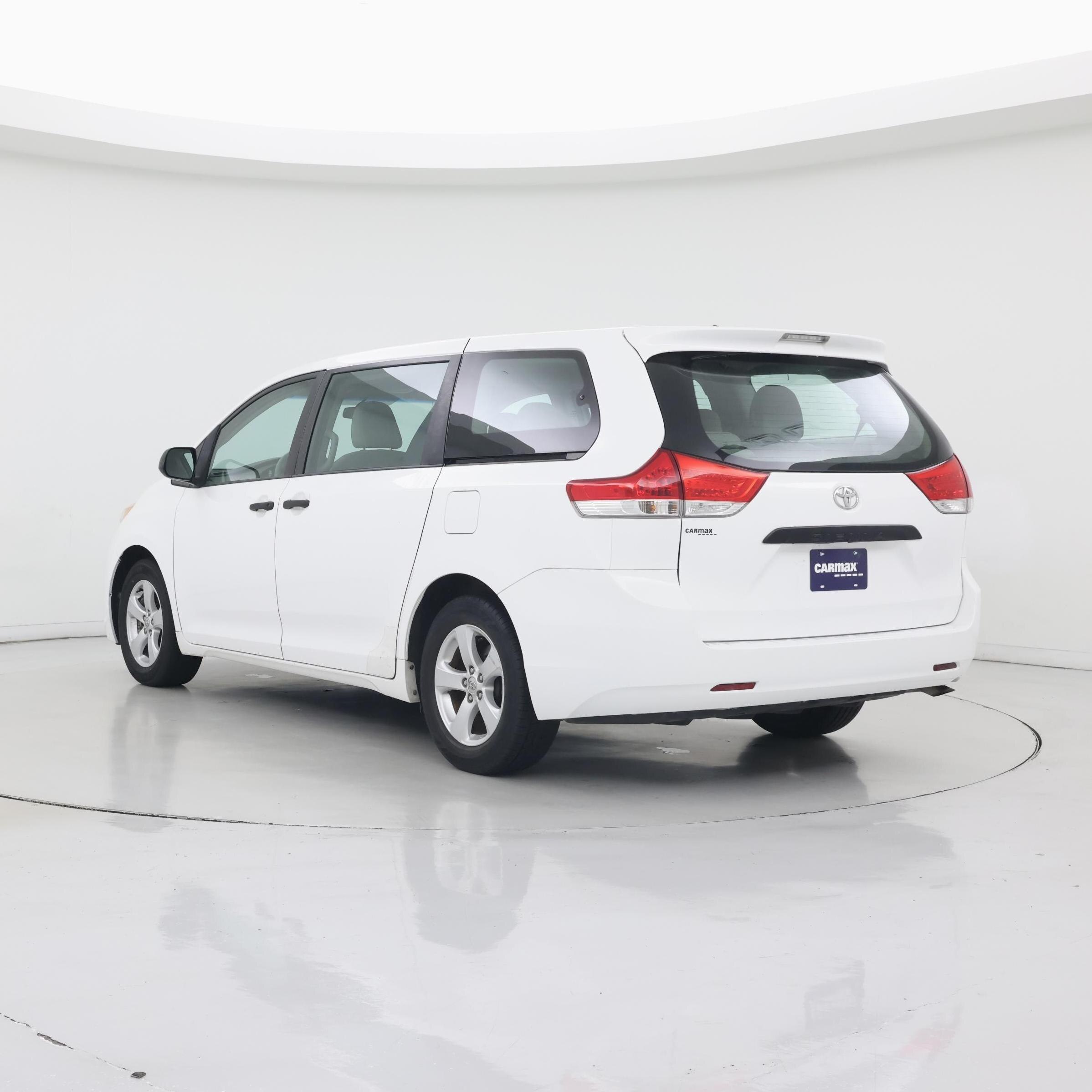 Thumbnail: 2014 Toyota Sienna - 2