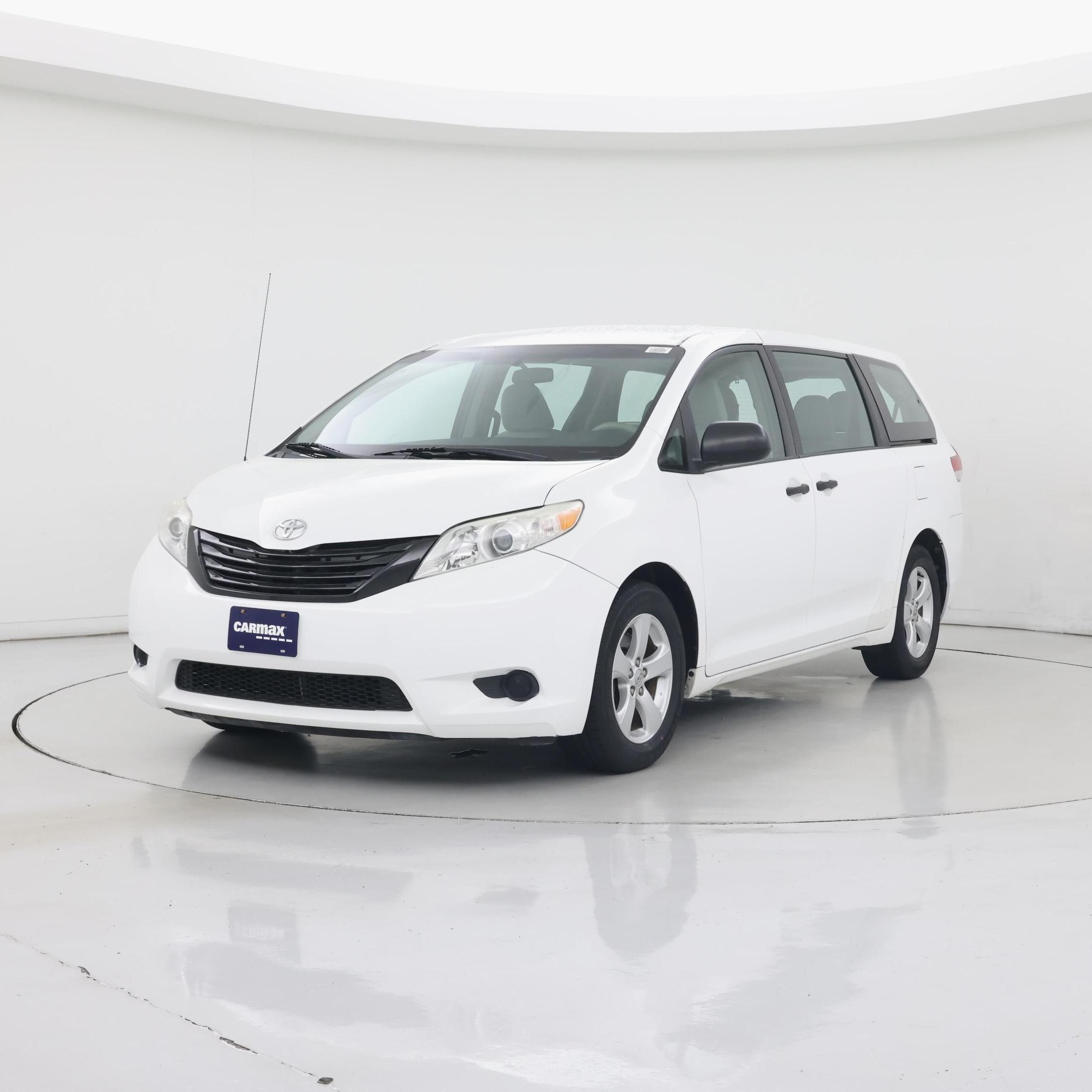 Thumbnail: 2014 Toyota Sienna - 4