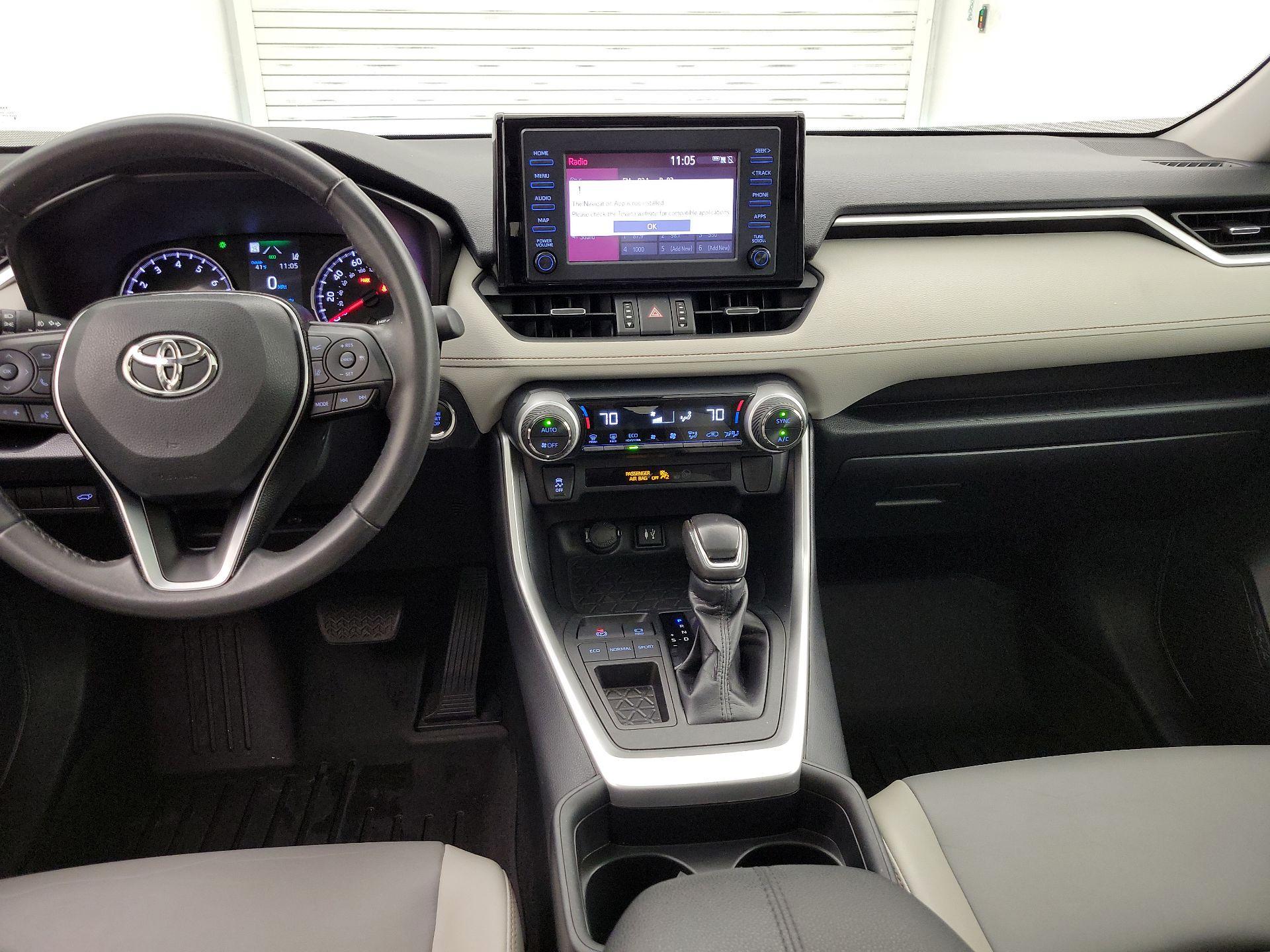 Thumbnail: 2019 Toyota RAV4 - 9