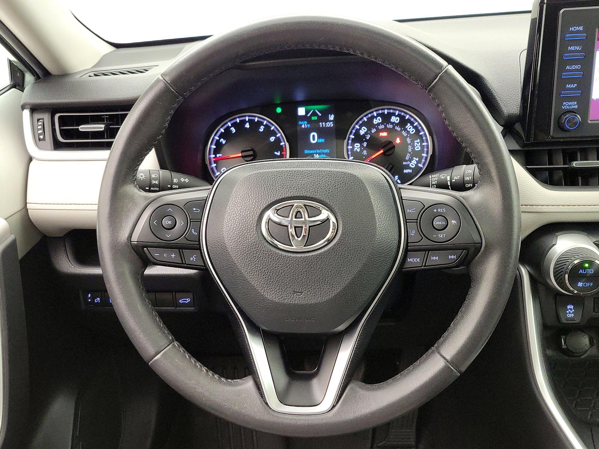 Thumbnail: 2019 Toyota RAV4 - 10