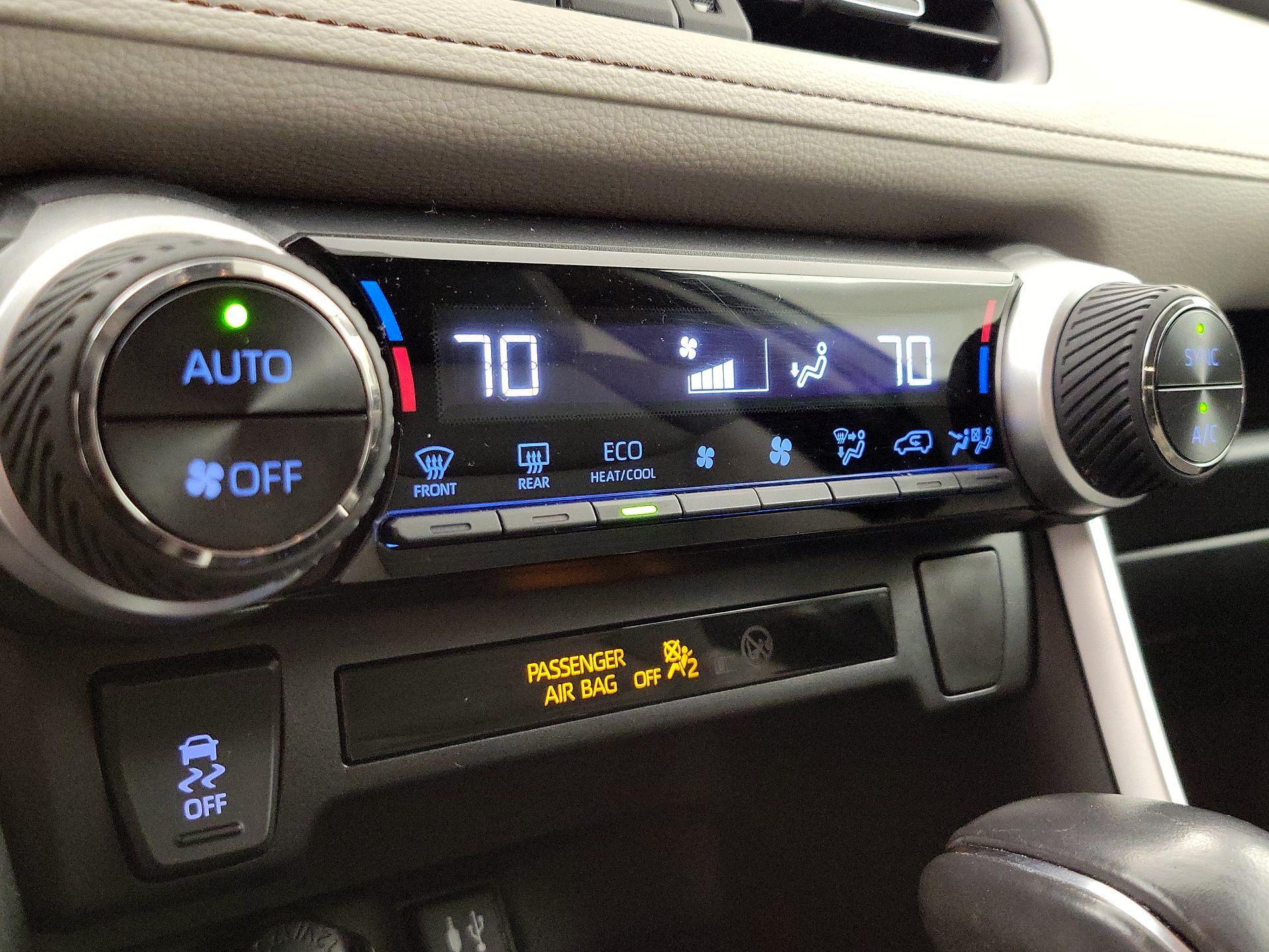 Thumbnail: 2019 Toyota RAV4 - 16