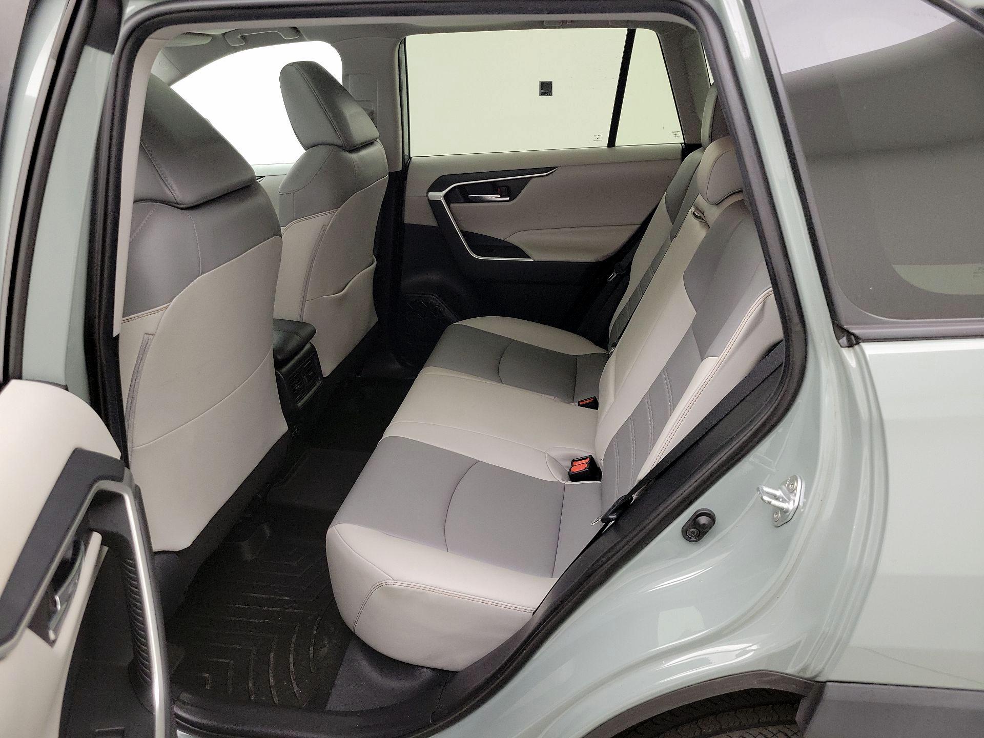 Thumbnail: 2019 Toyota RAV4 - 20