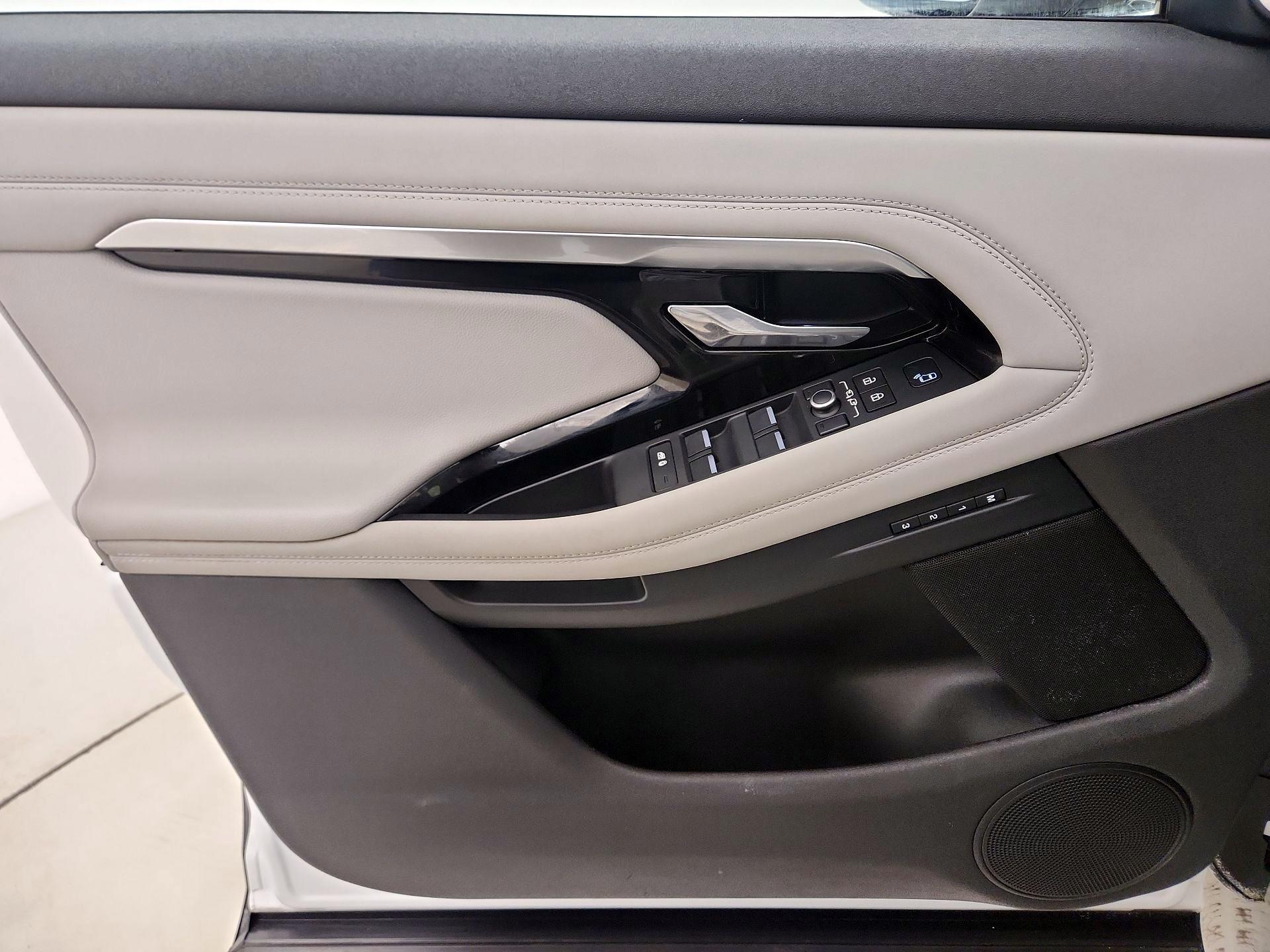 Thumbnail: 2021 Land Rover Range Rover Evoque - 12