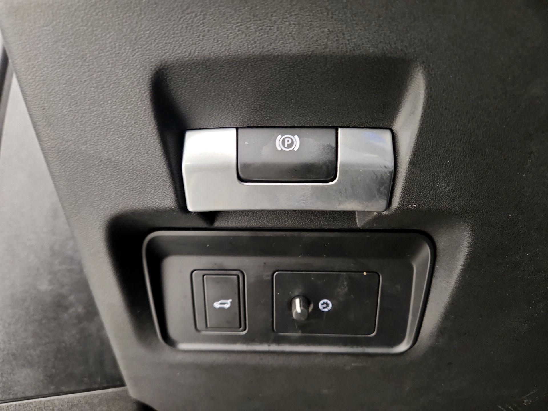 Thumbnail: 2021 Land Rover Range Rover Evoque - 13