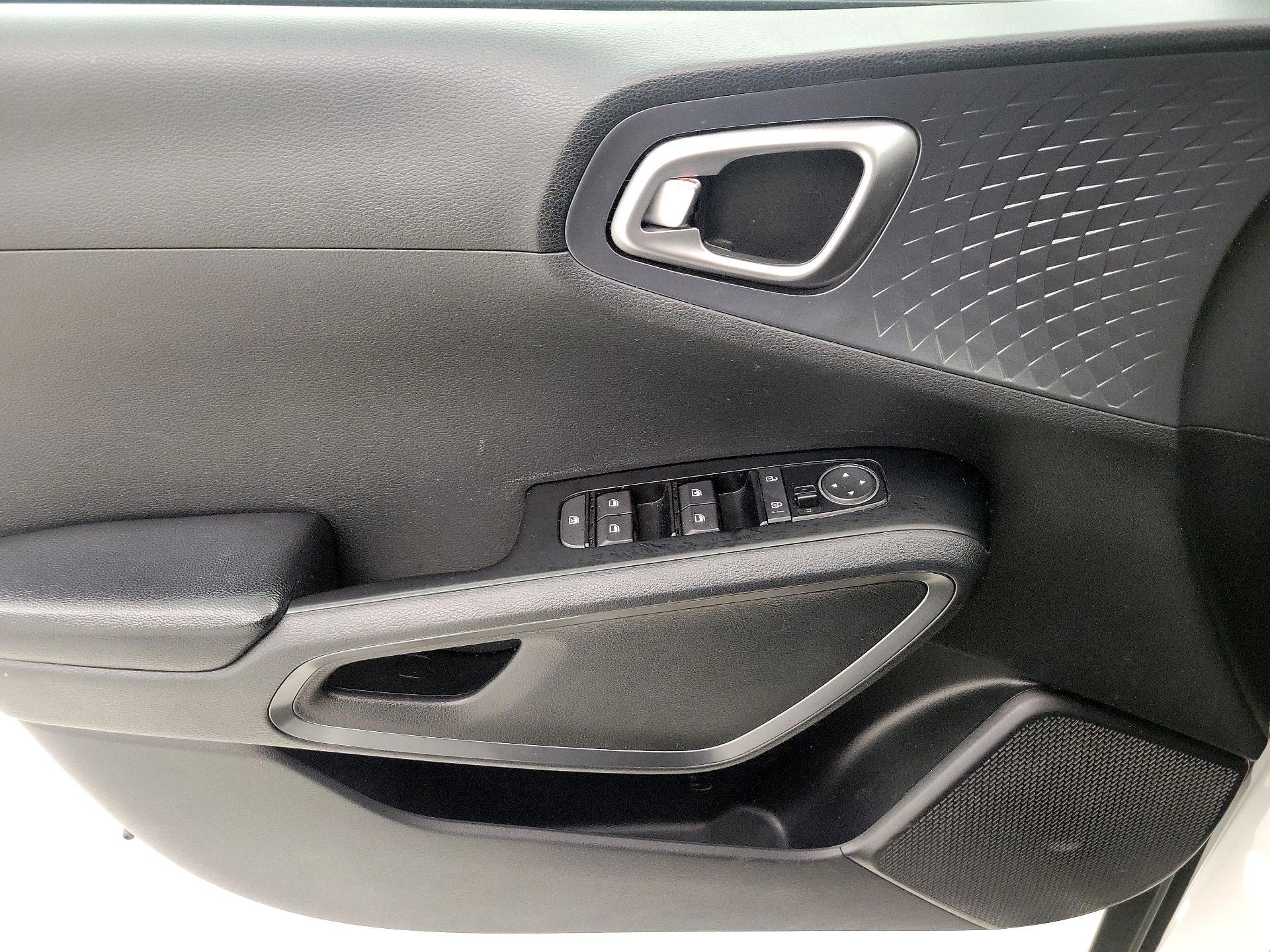 Thumbnail: 2020 Kia Soul - 12