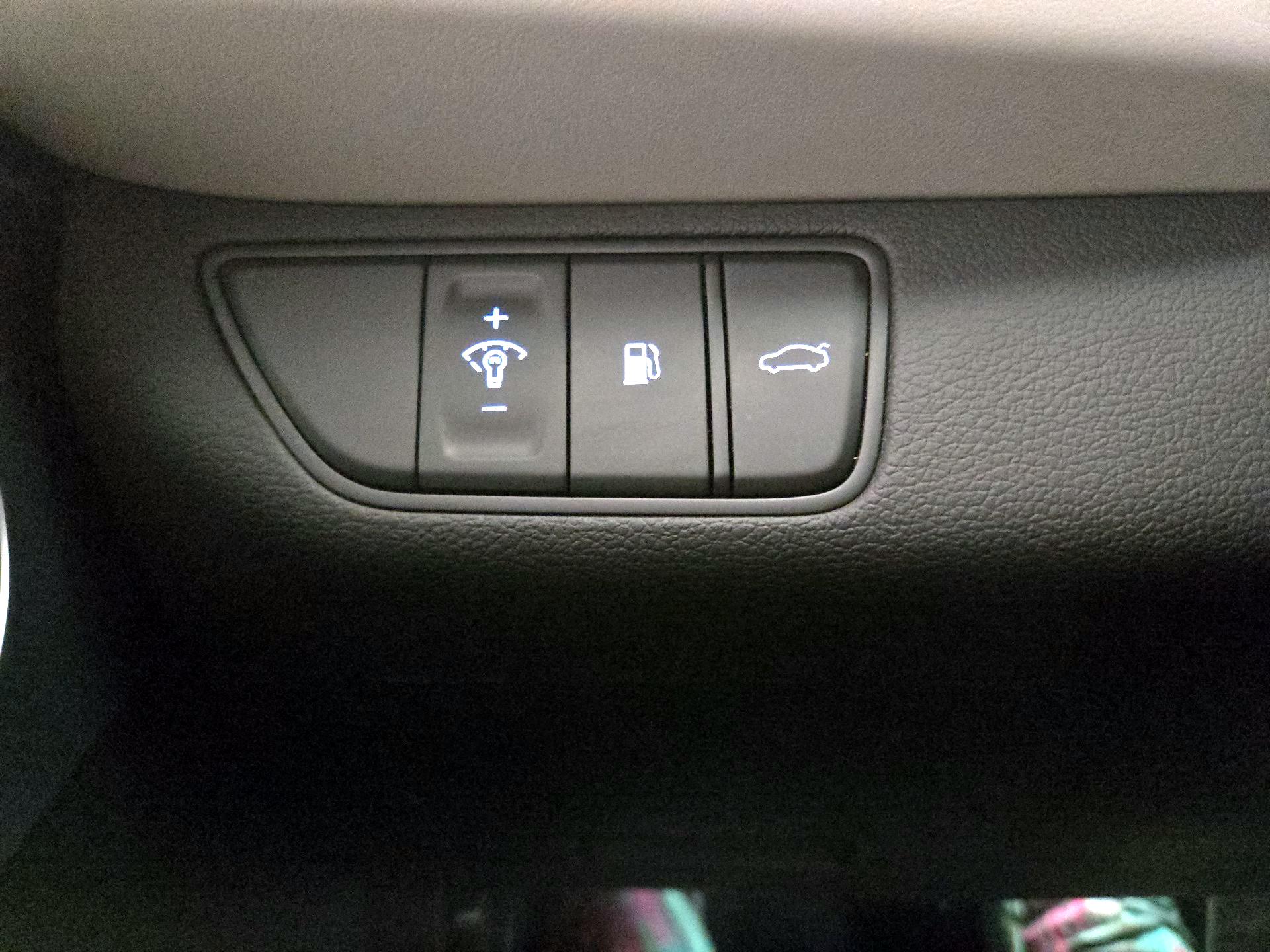 Thumbnail: 2023 Genesis G70 - 13