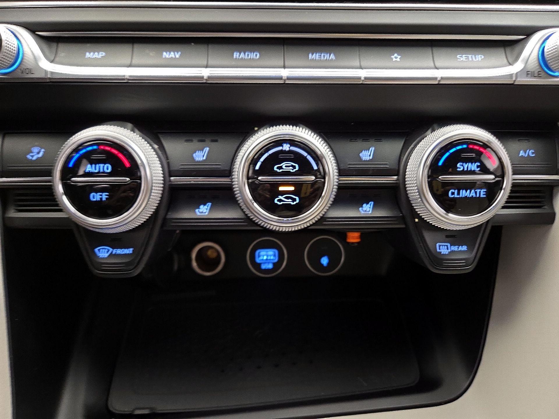 Thumbnail: 2023 Genesis G70 - 17