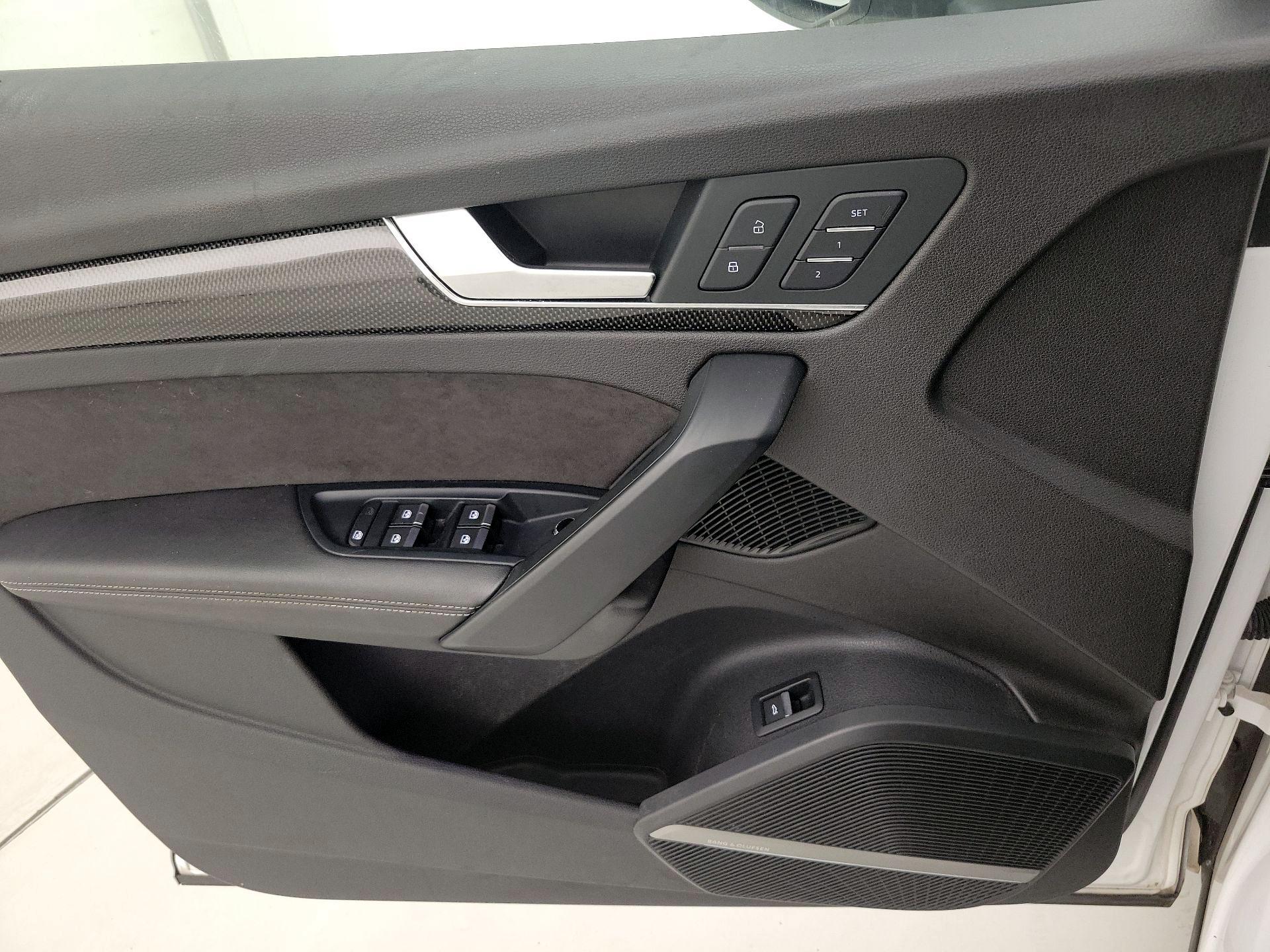 Thumbnail: 2018 Audi SQ5 - 12