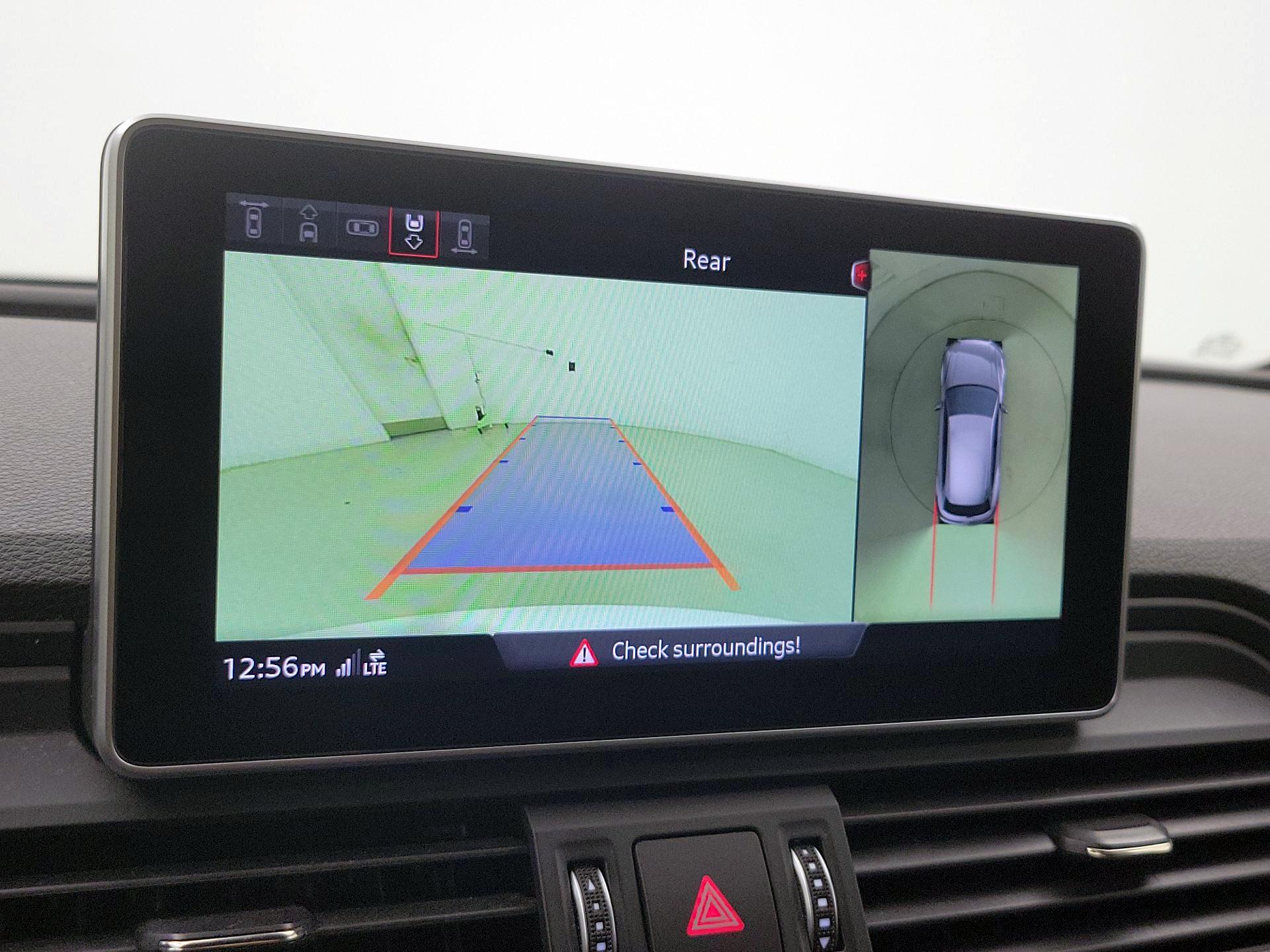 Thumbnail: 2018 Audi SQ5 - 15