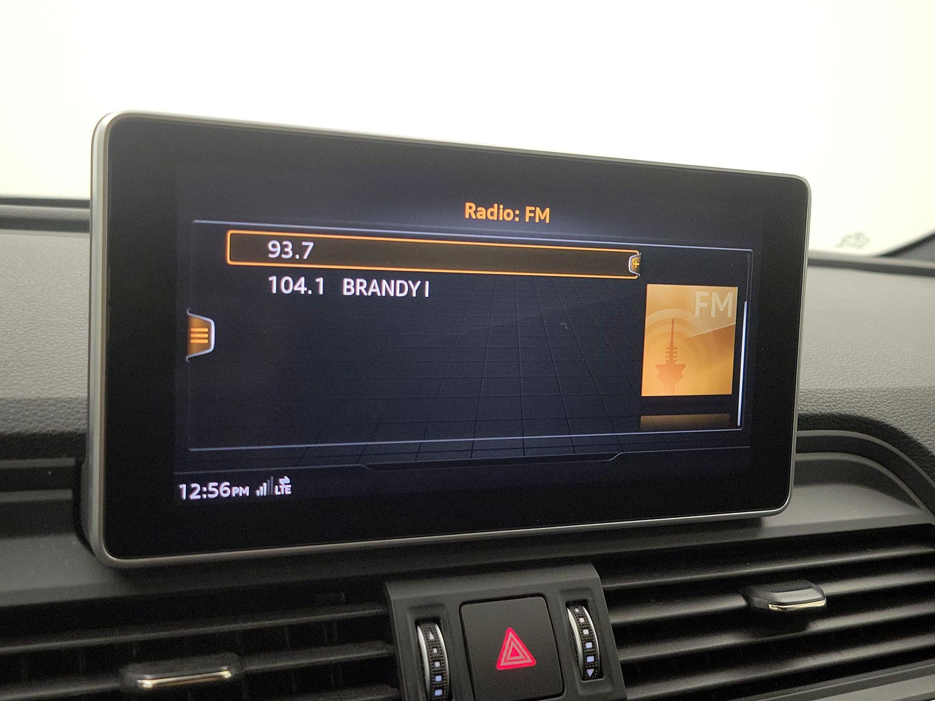 Thumbnail: 2018 Audi SQ5 - 16