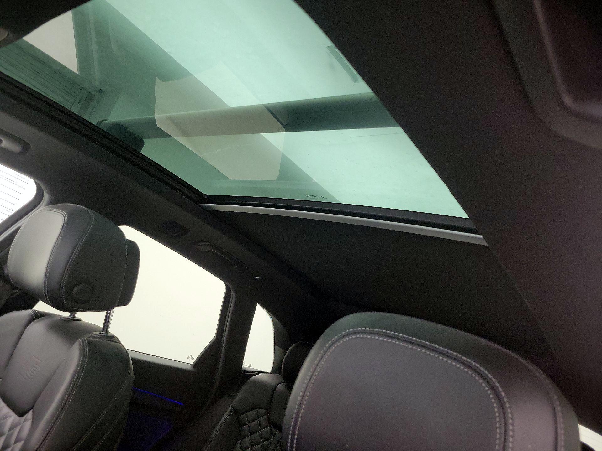 Thumbnail: 2018 Audi SQ5 - 20