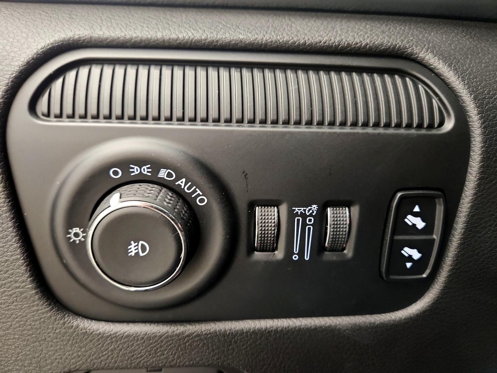 2024 Jeep Wagoneer Series II - Photo 14