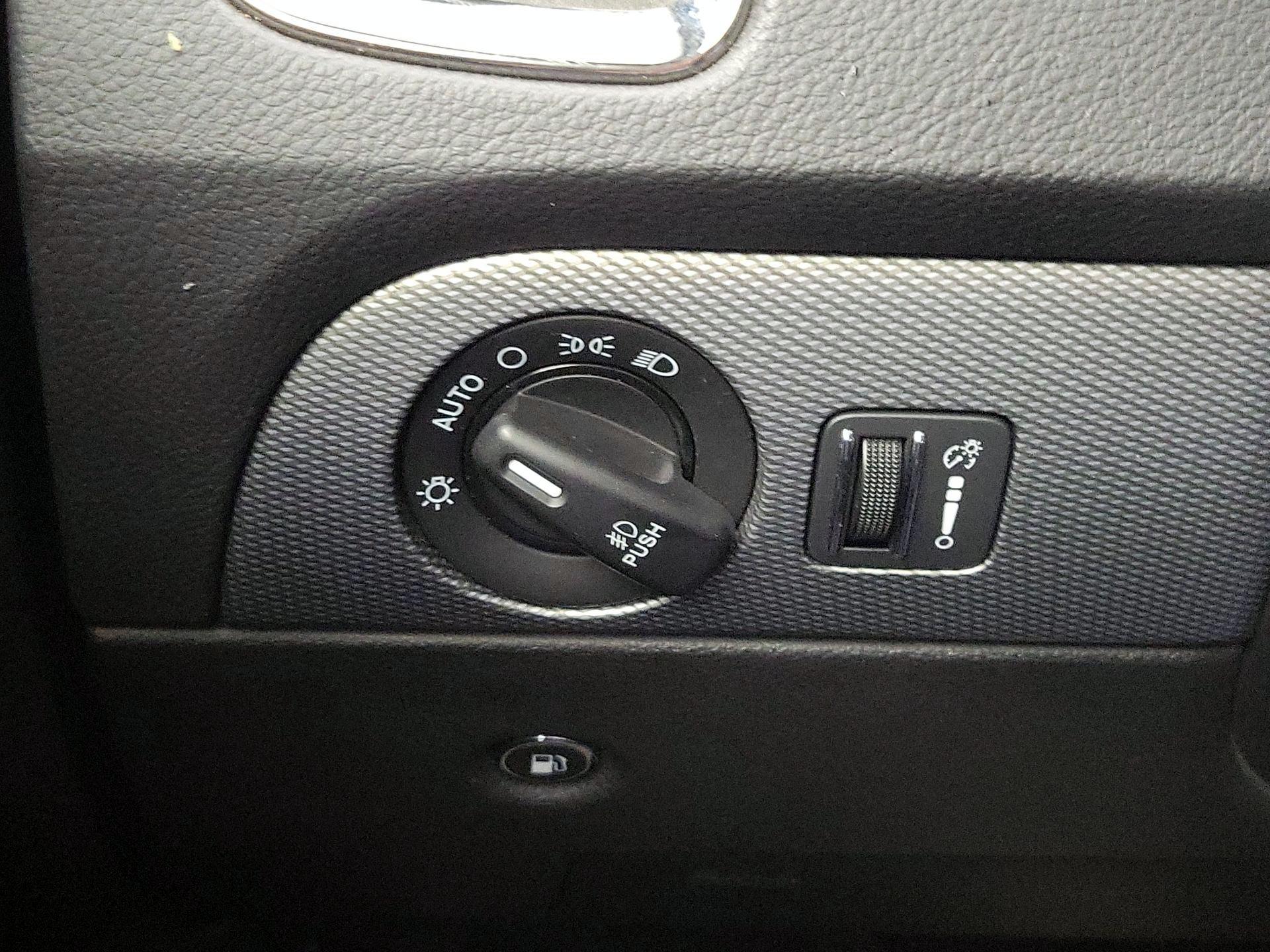 Thumbnail: 2018 Dodge Durango - 13